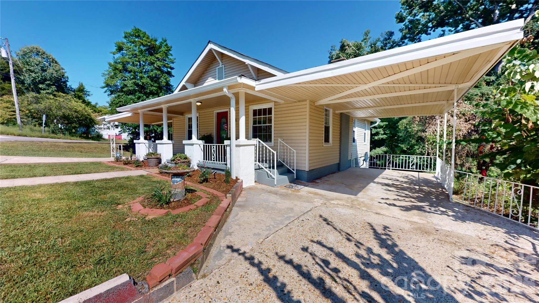 346 Park Avenue Property Photo 3