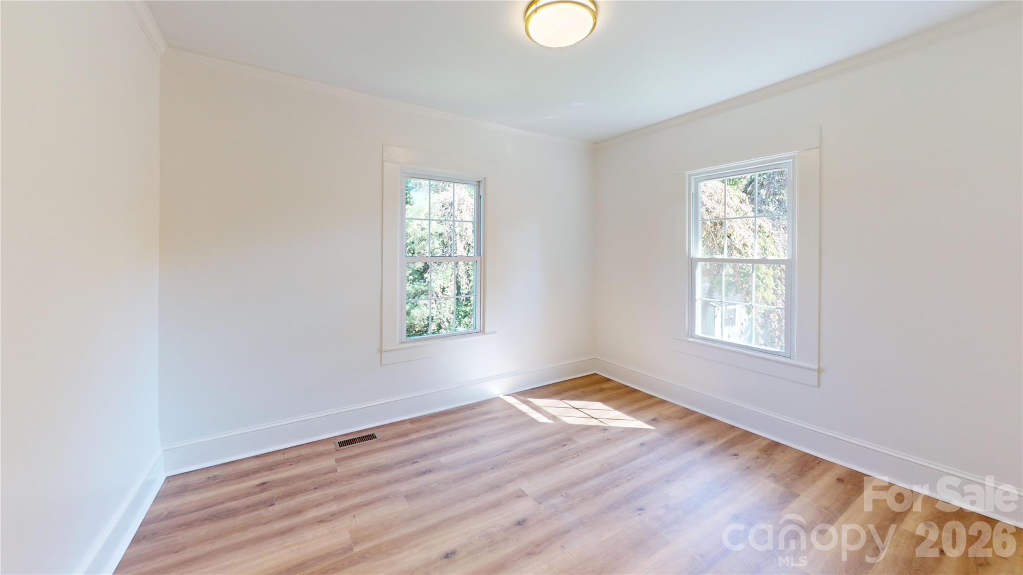 346 Park Avenue Property Photo 13