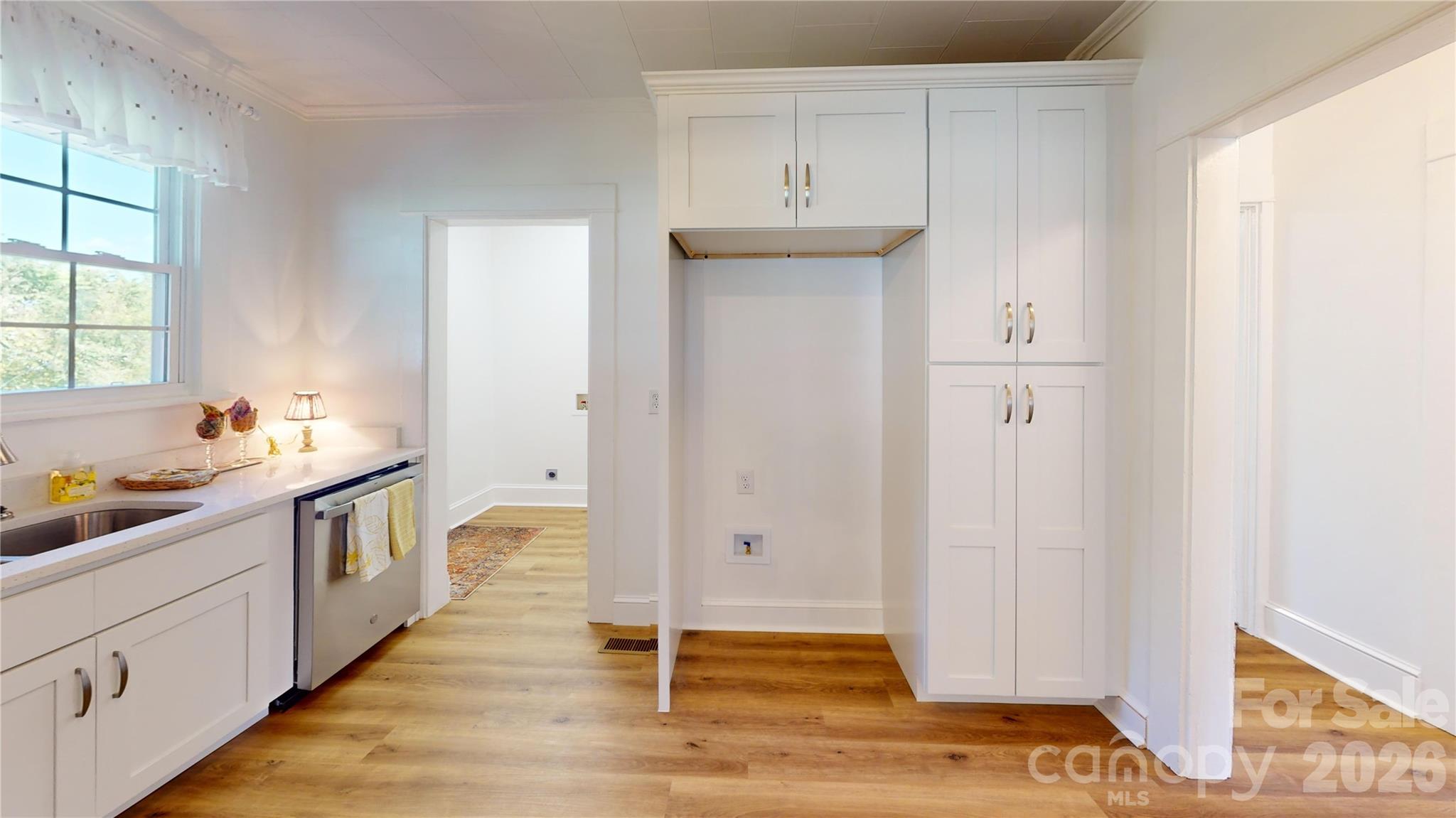 346 Park Avenue Property Photo 14