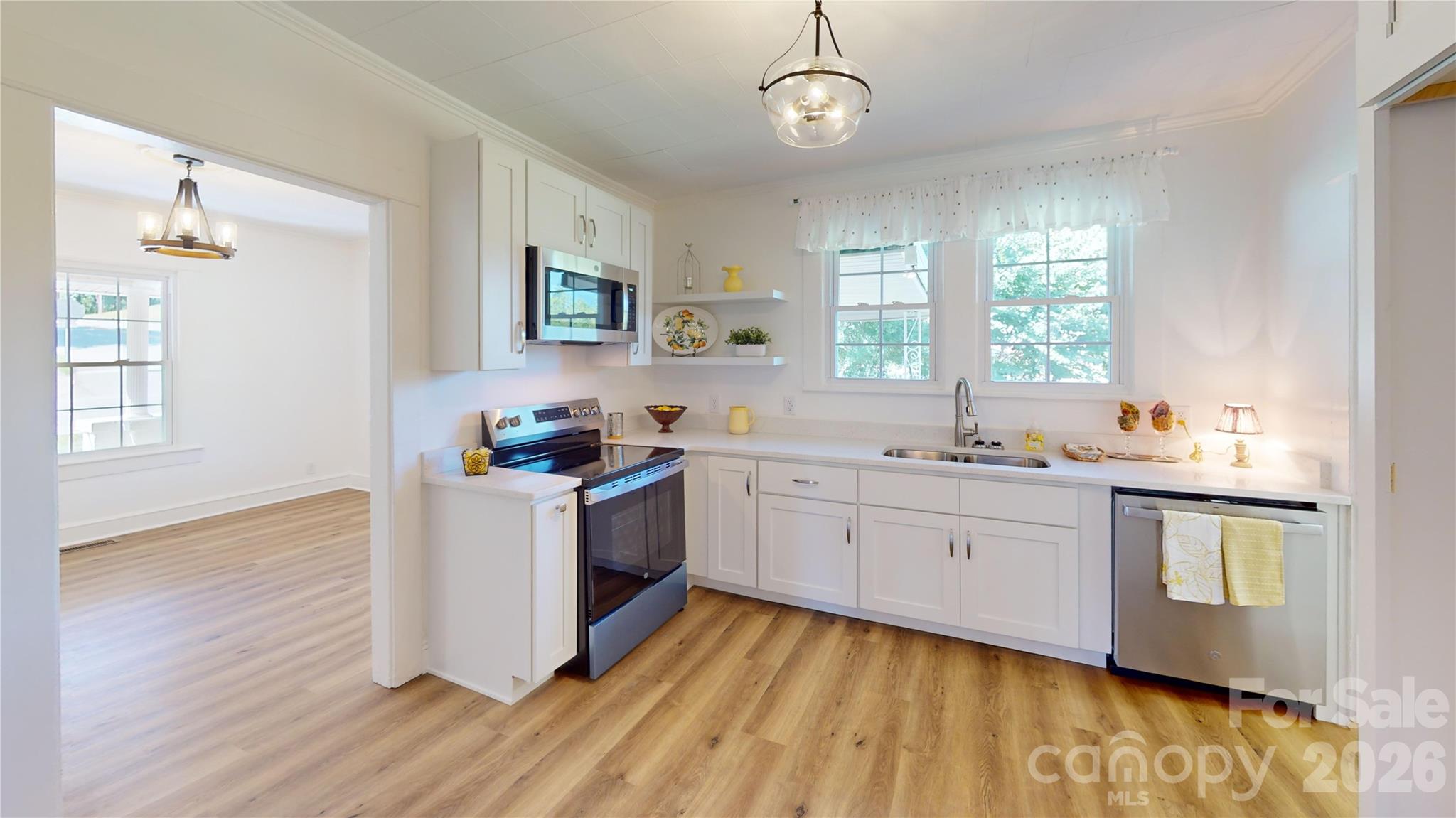 346 Park Avenue Property Photo 15