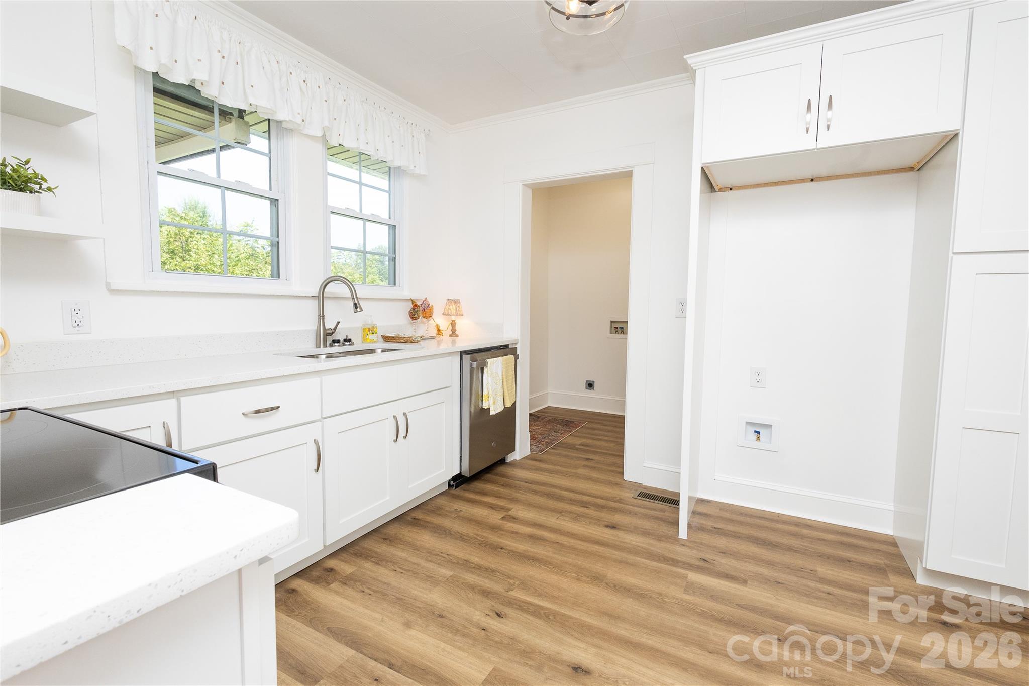 346 Park Avenue Property Photo 23