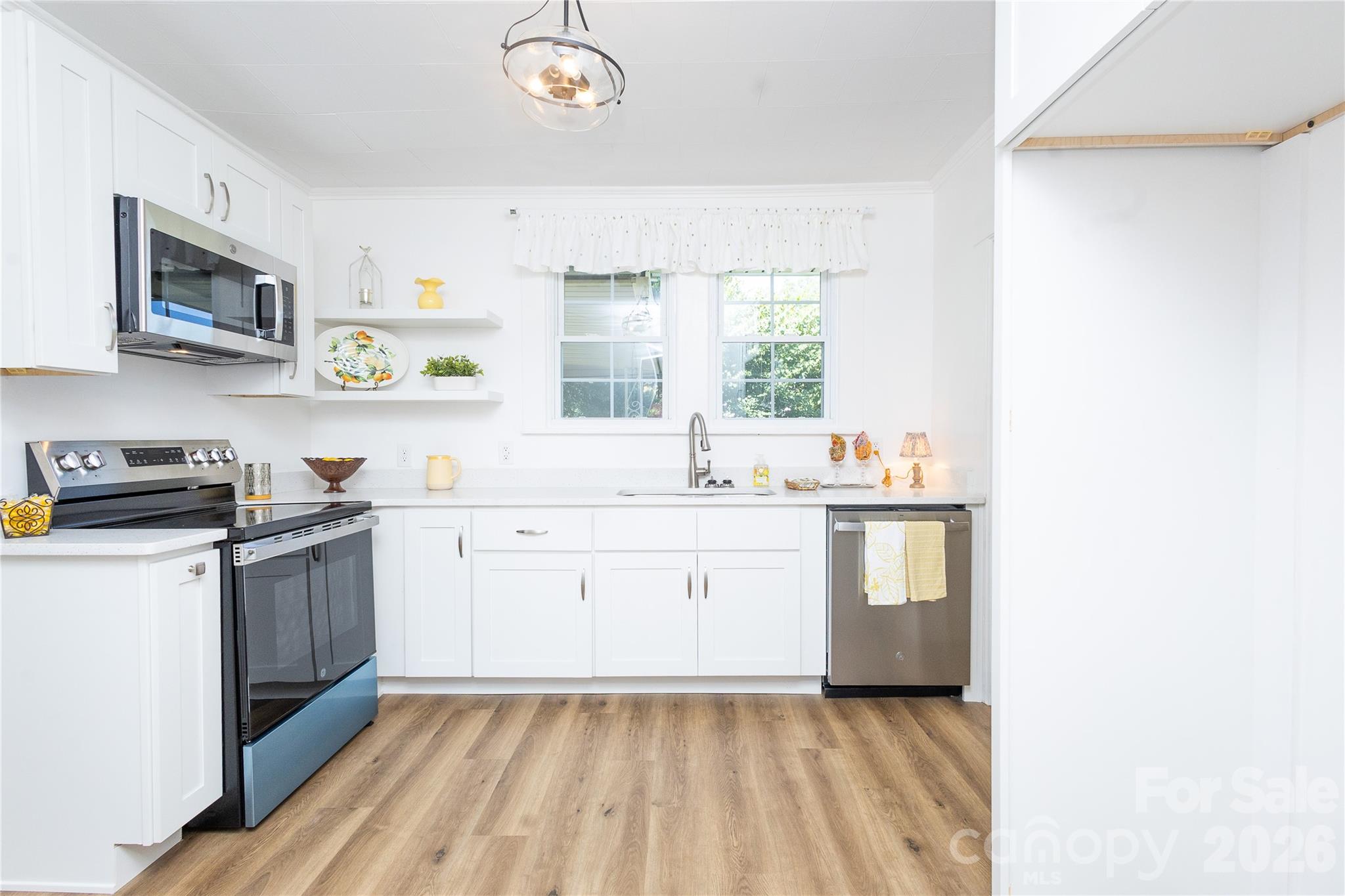 346 Park Avenue Property Photo 24