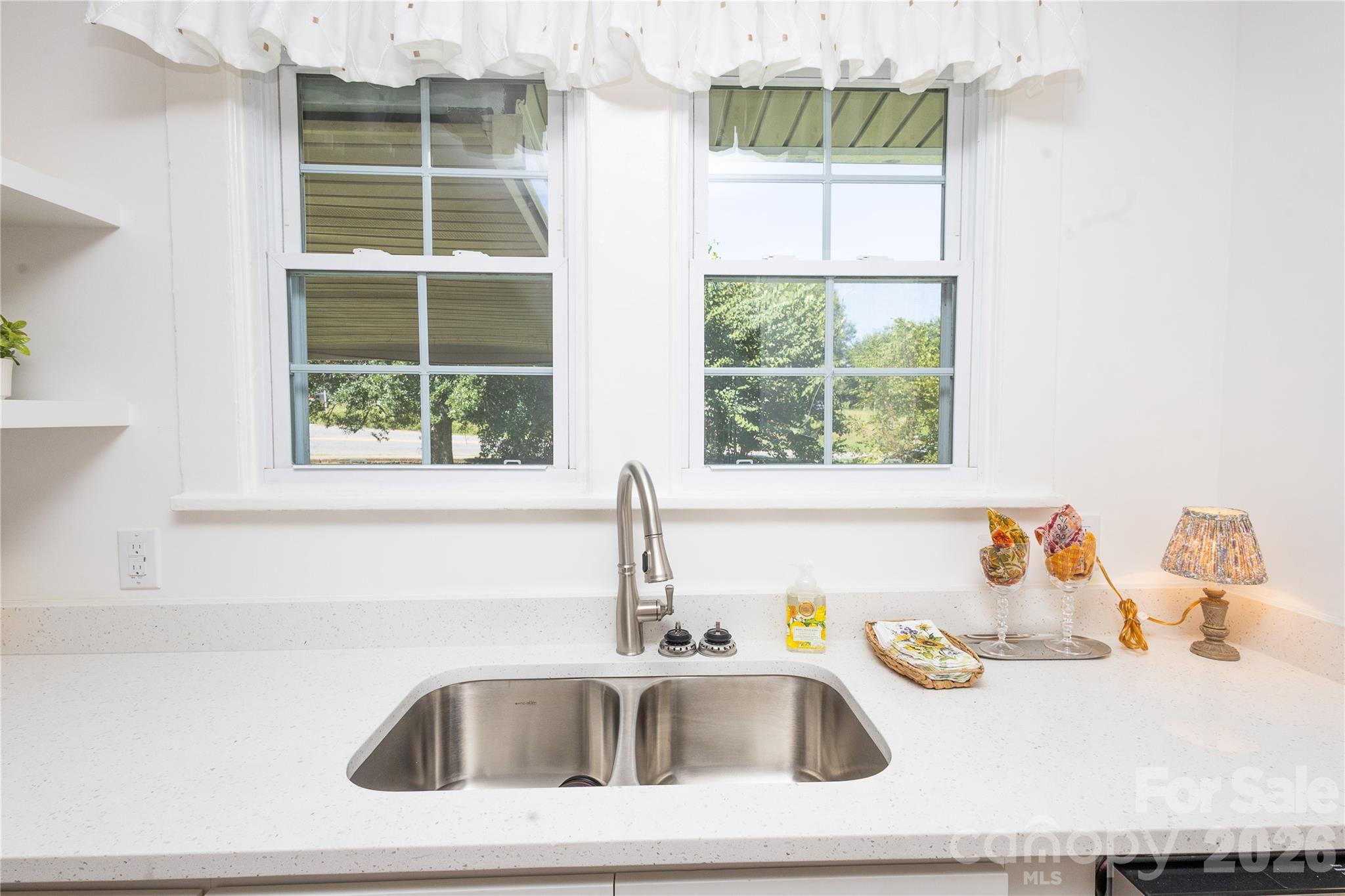 346 Park Avenue Property Photo 28