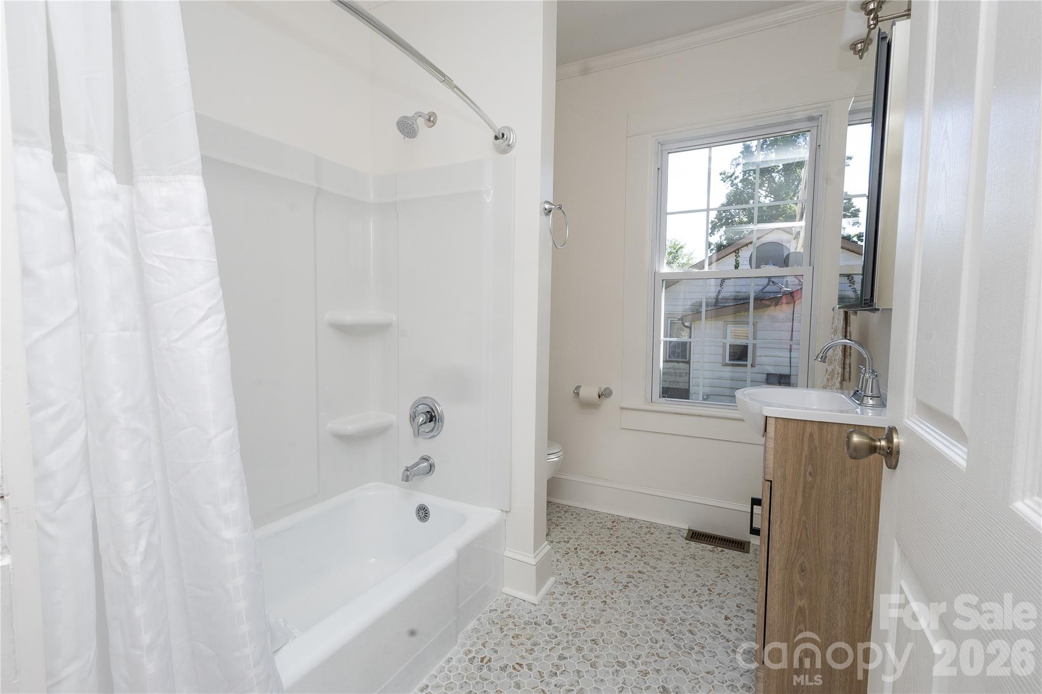 346 Park Avenue Property Photo 35