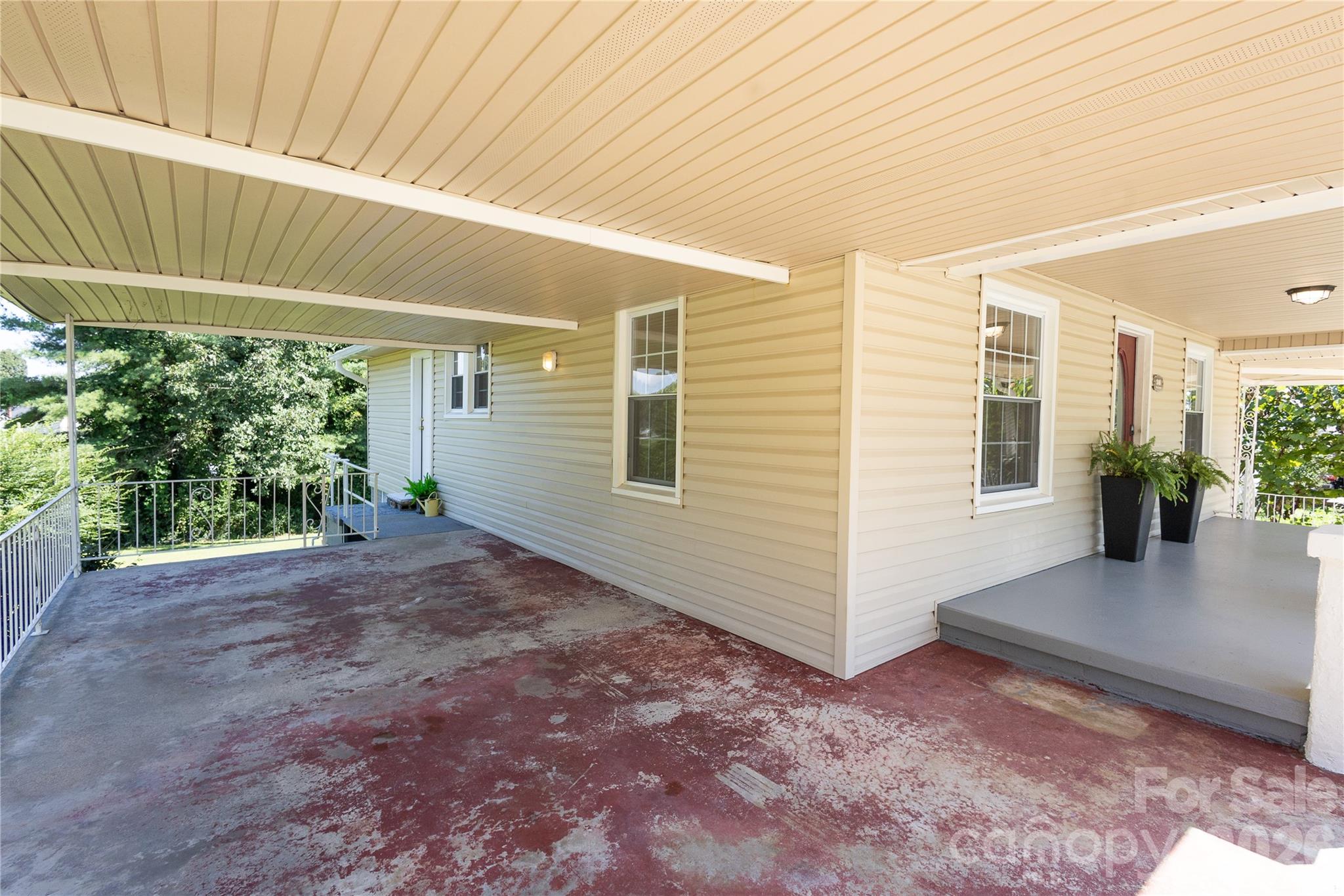346 Park Avenue Property Photo 41