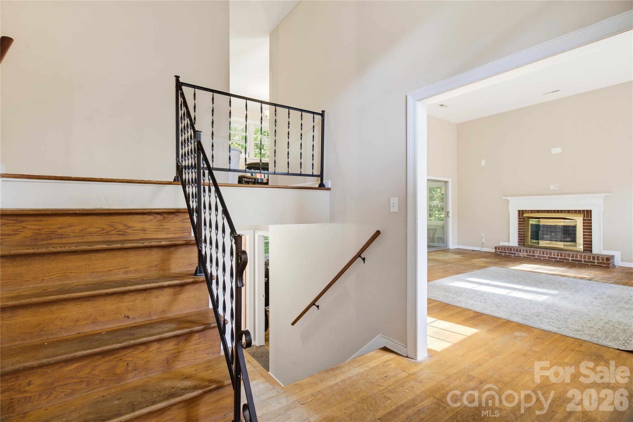 5675 Sweetbriar Road Property Photo 4