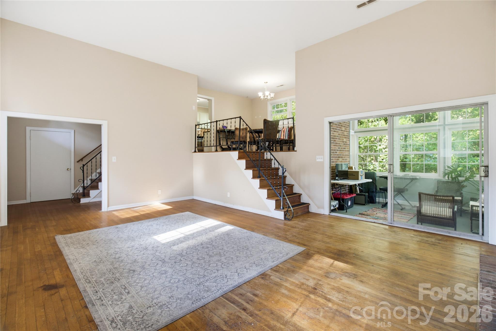 5675 Sweetbriar Road Property Photo 6