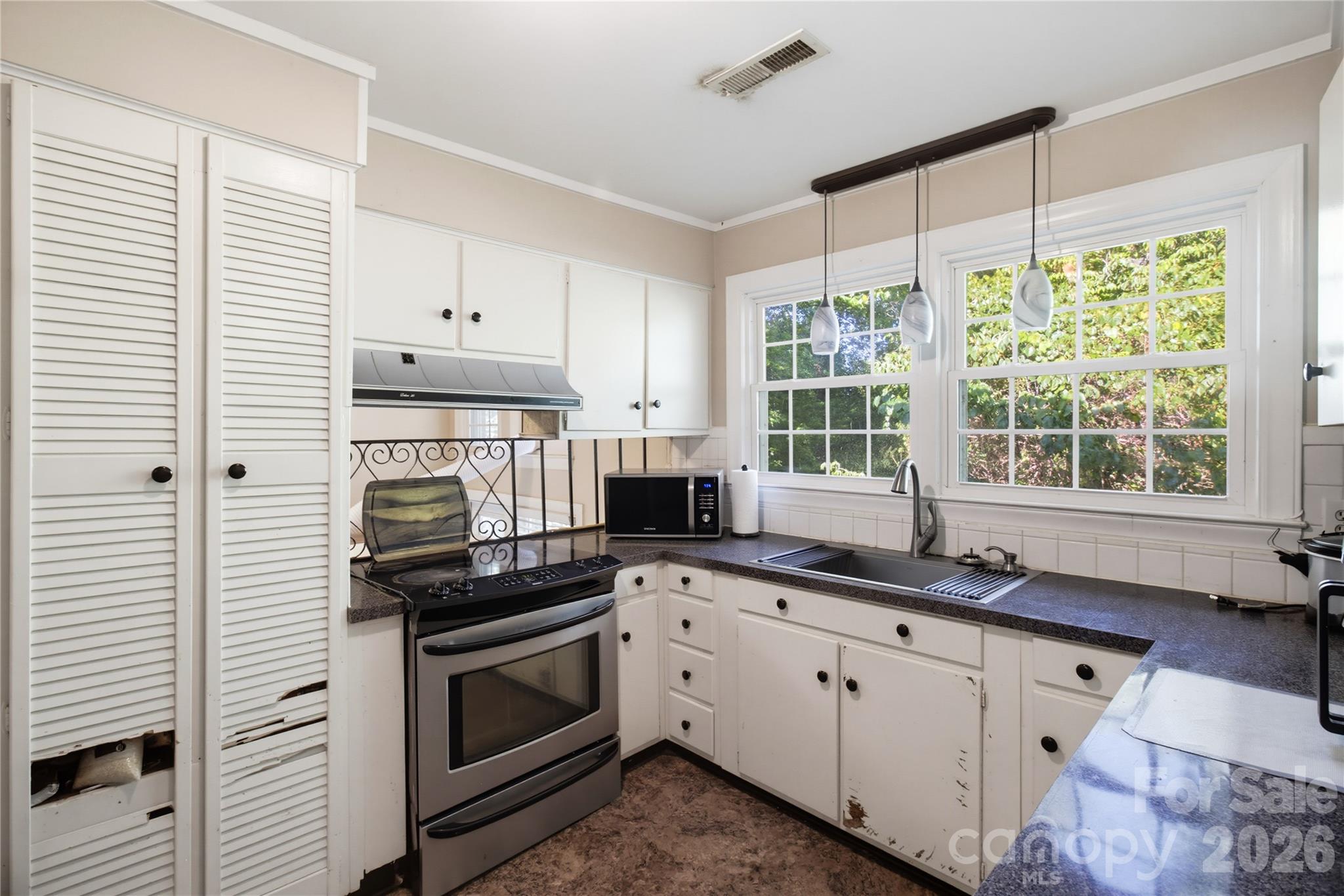 5675 Sweetbriar Road Property Photo 12