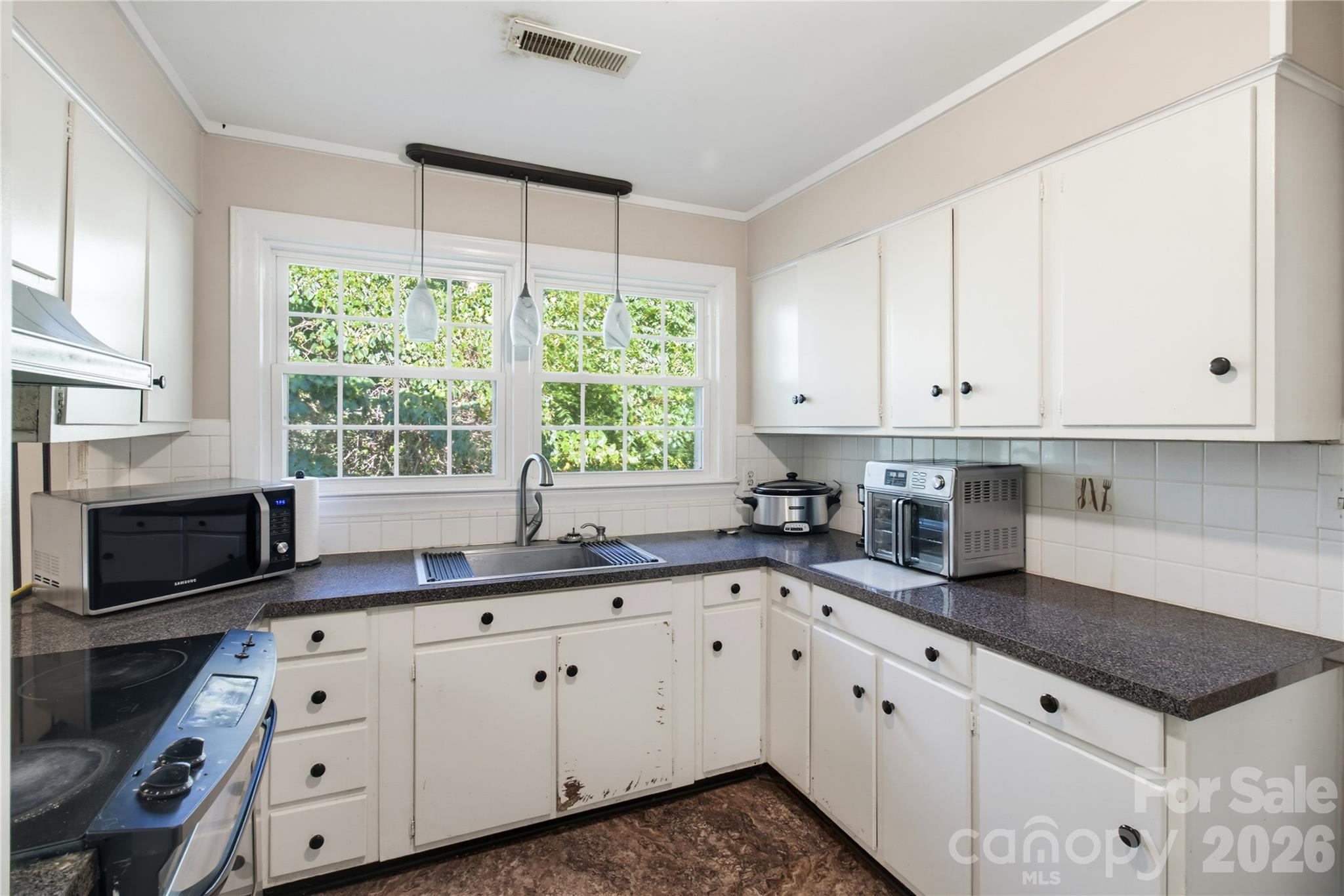 5675 Sweetbriar Road Property Photo 14