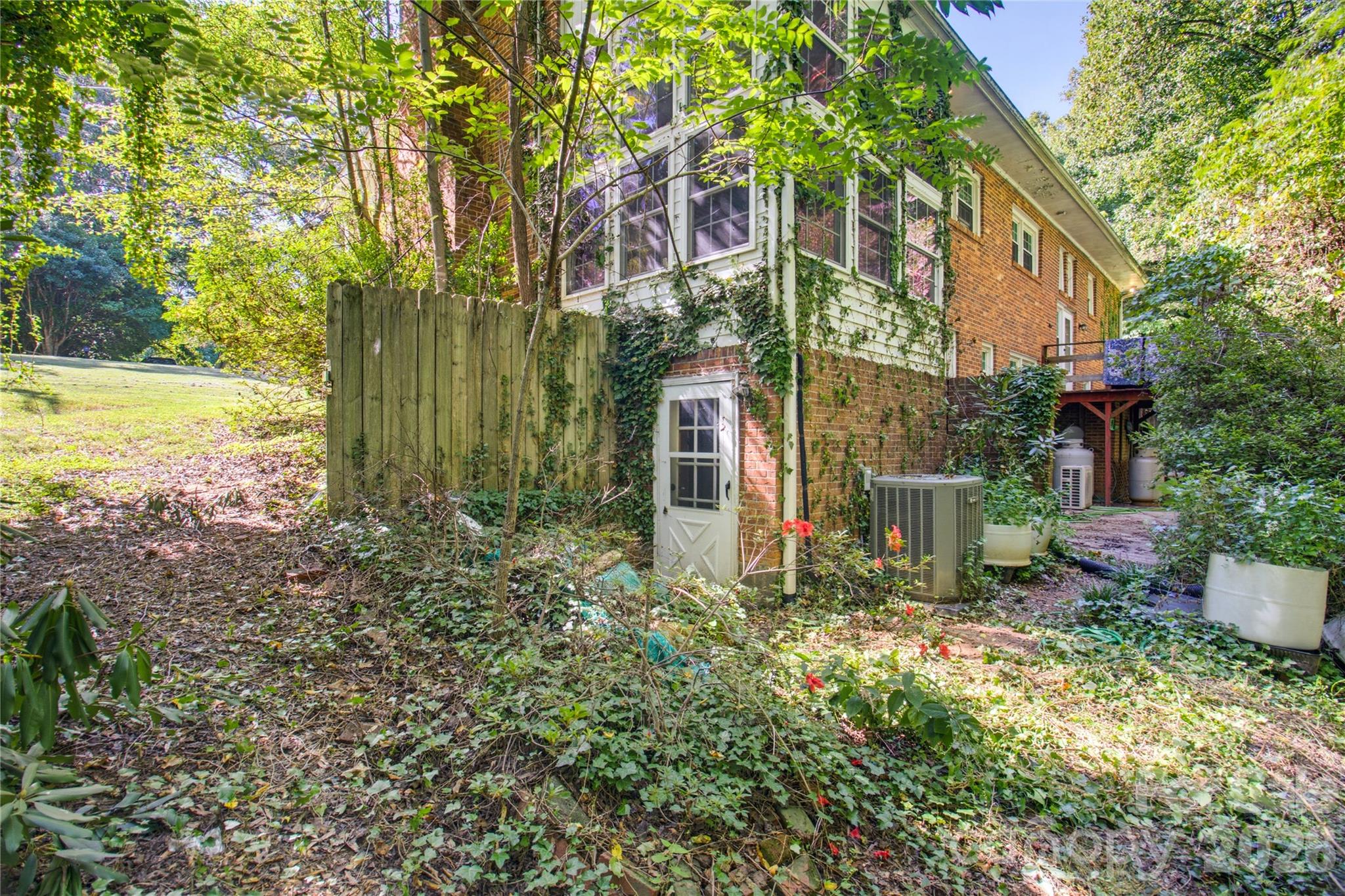 5675 Sweetbriar Road Property Photo 30