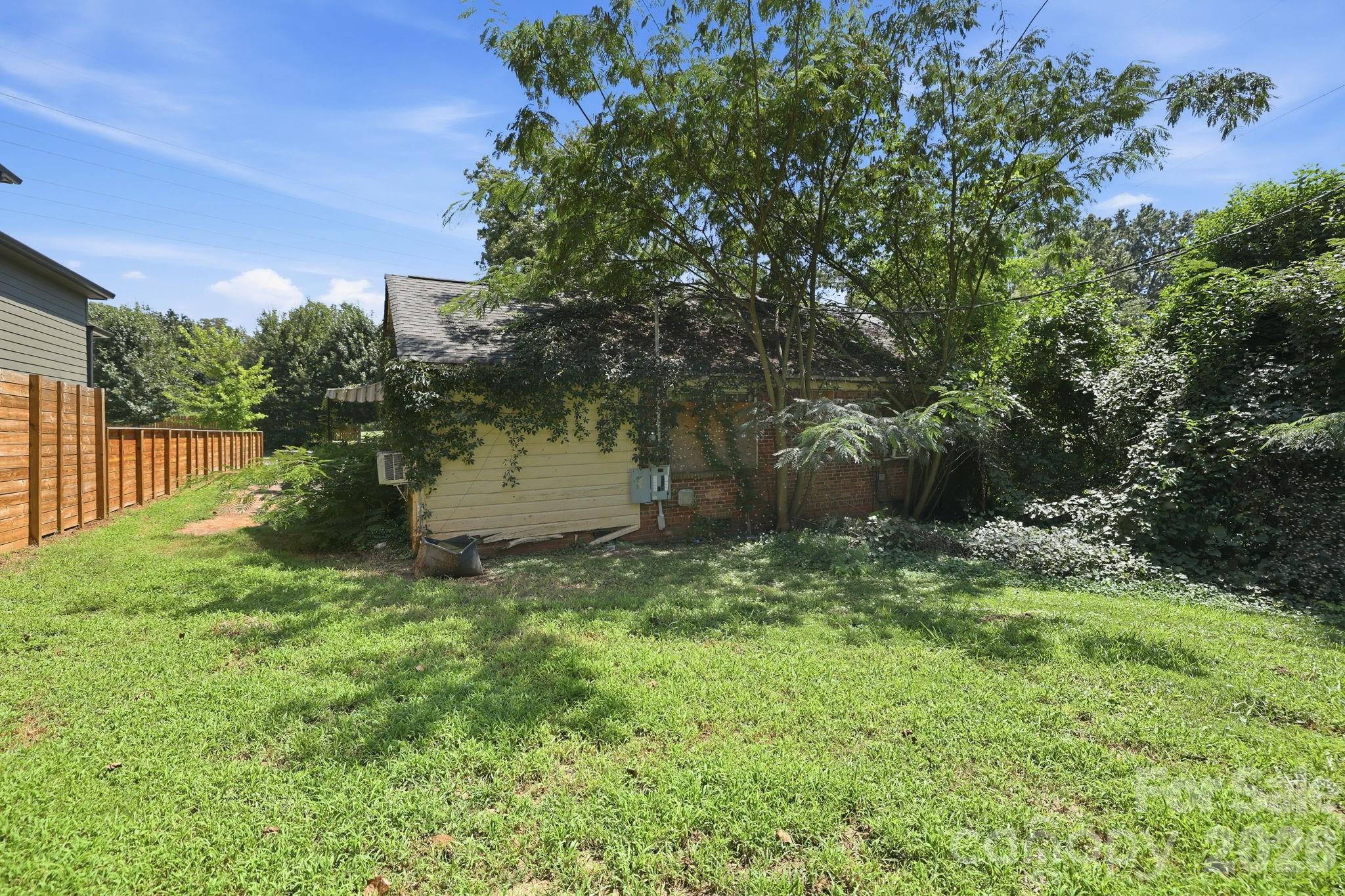 2840 Cowles Road Property Photo 7