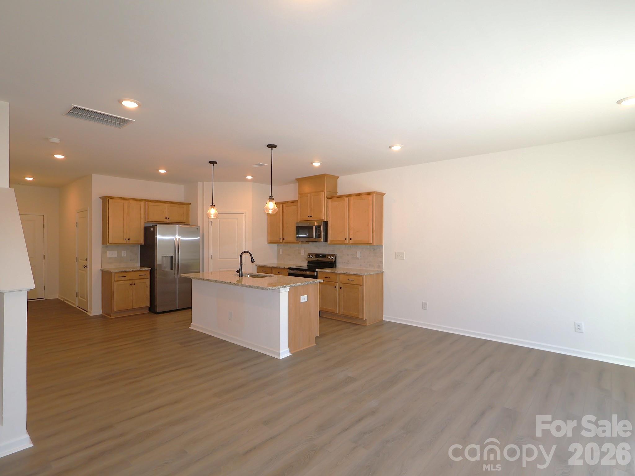 410 Hendley Drive Property Photo 3