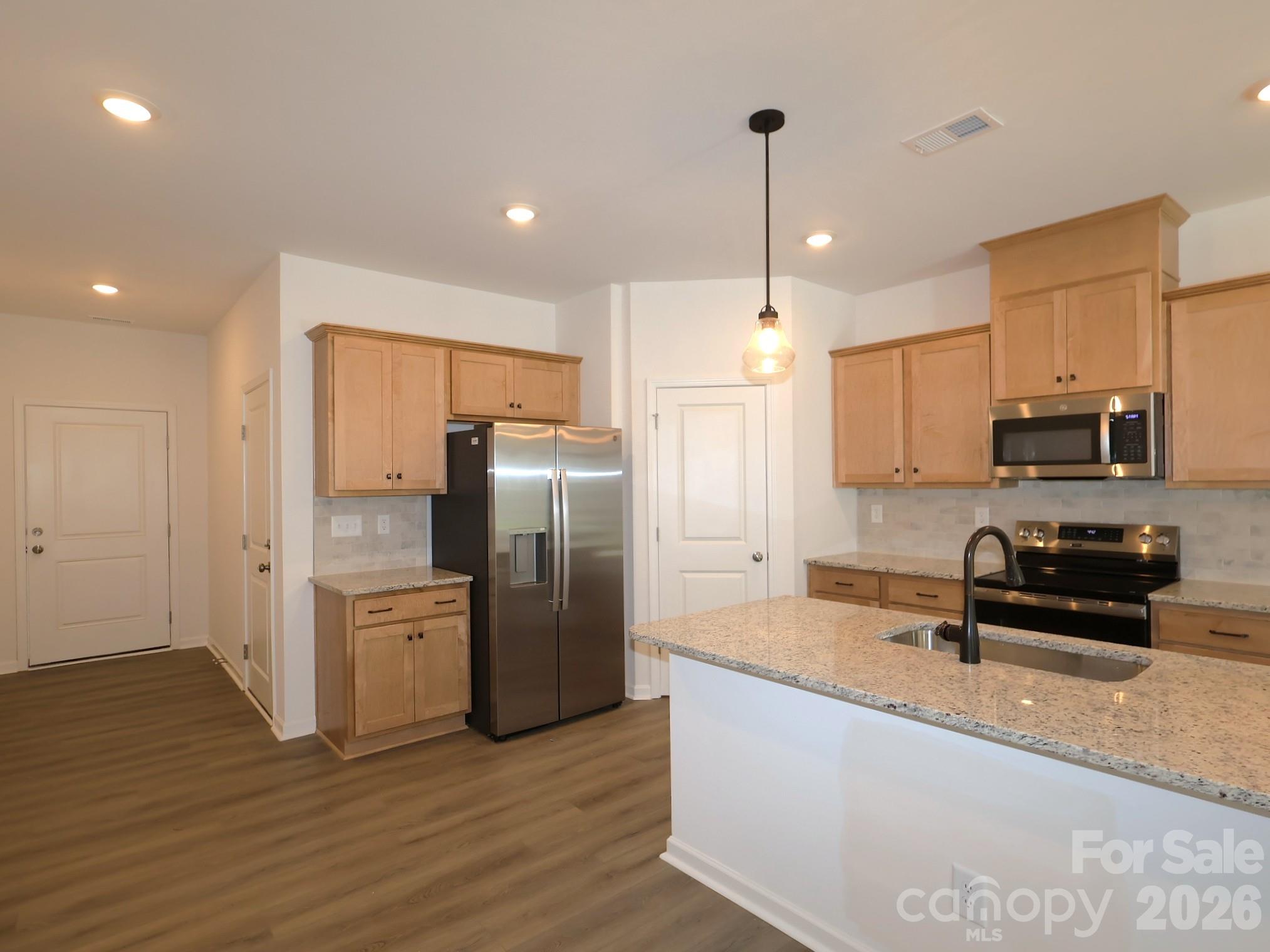 410 Hendley Drive Property Photo 4
