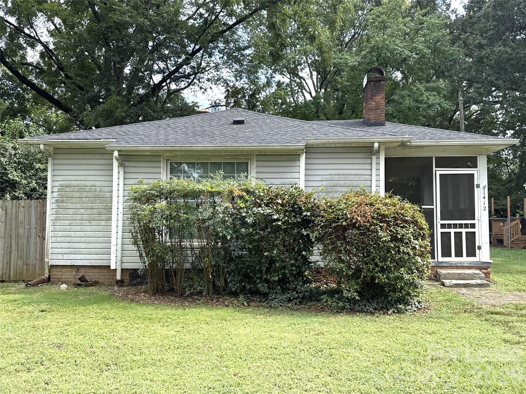 1412 Claridge Lane Property Photo 1