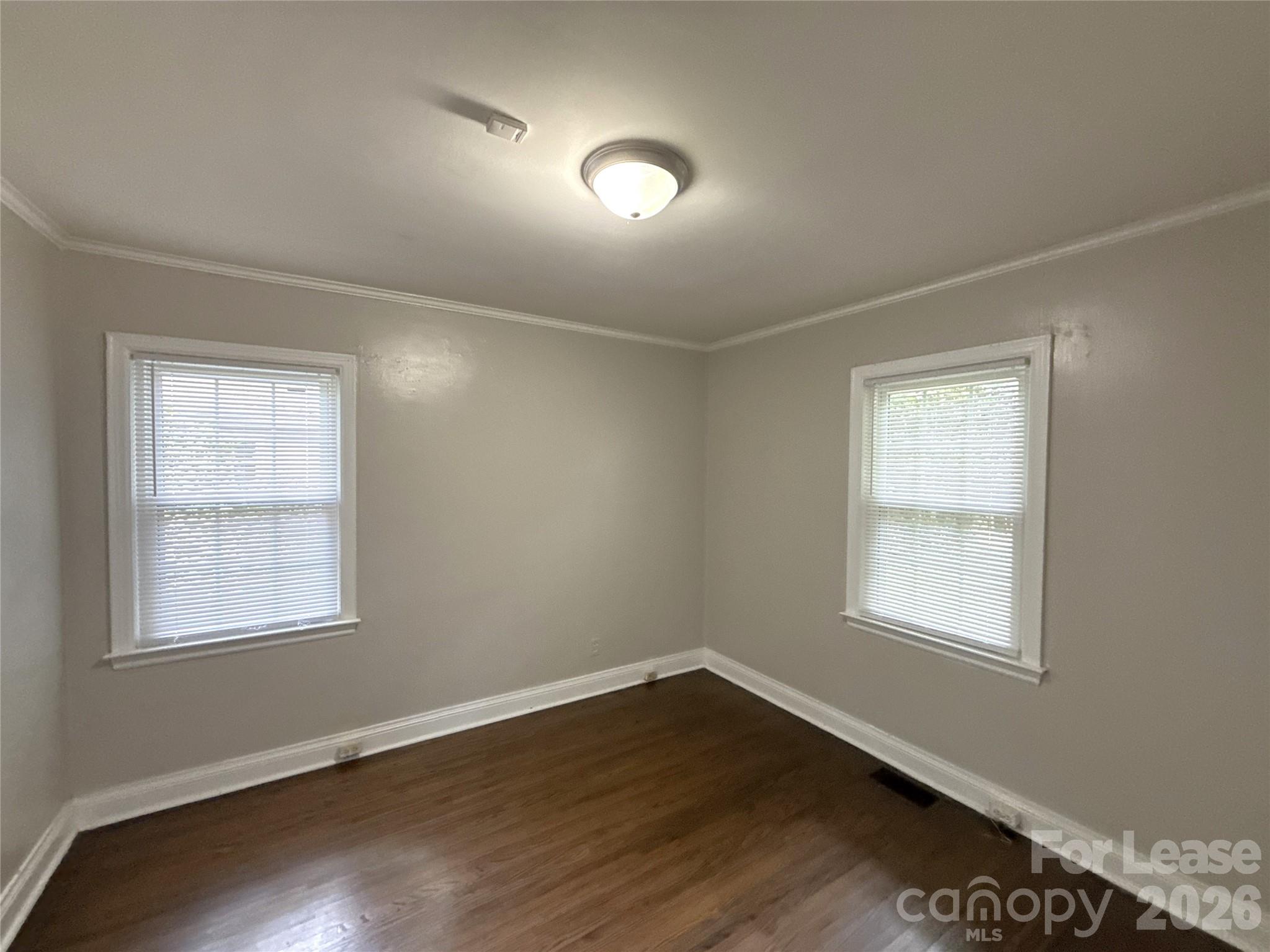 1412 Claridge Lane Property Photo 9