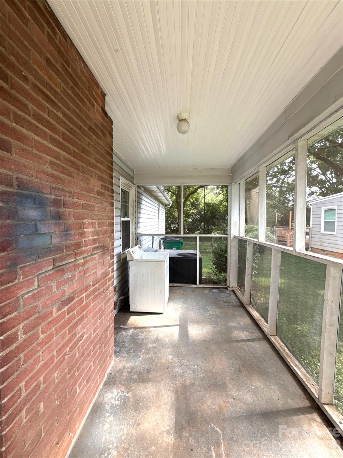1412 Claridge Lane Property Photo 11