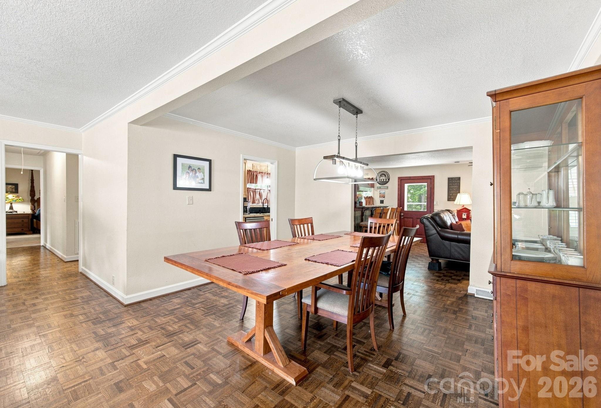 305 Heritage Circle Property Photo 10