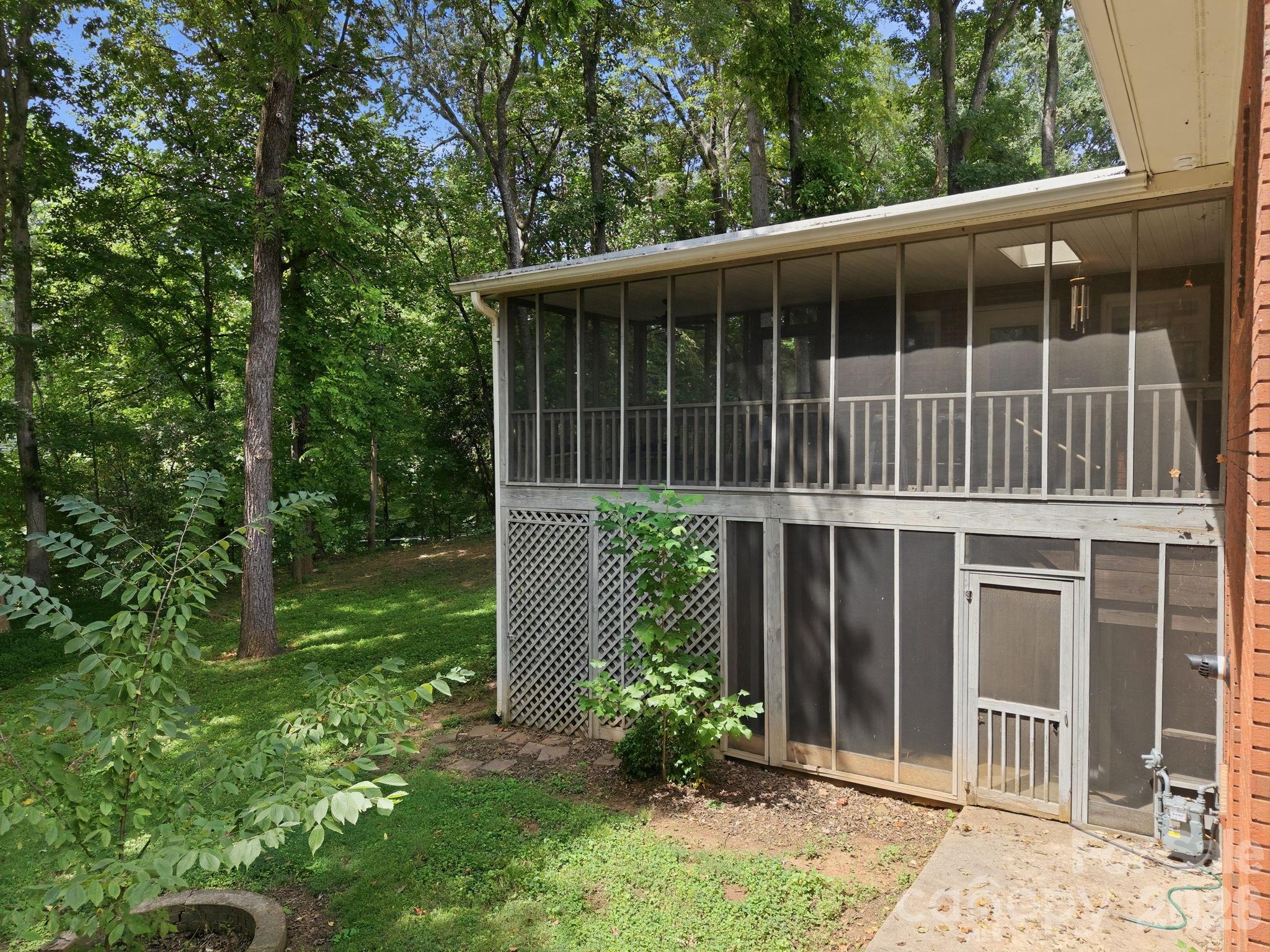 305 Heritage Circle Property Photo 37