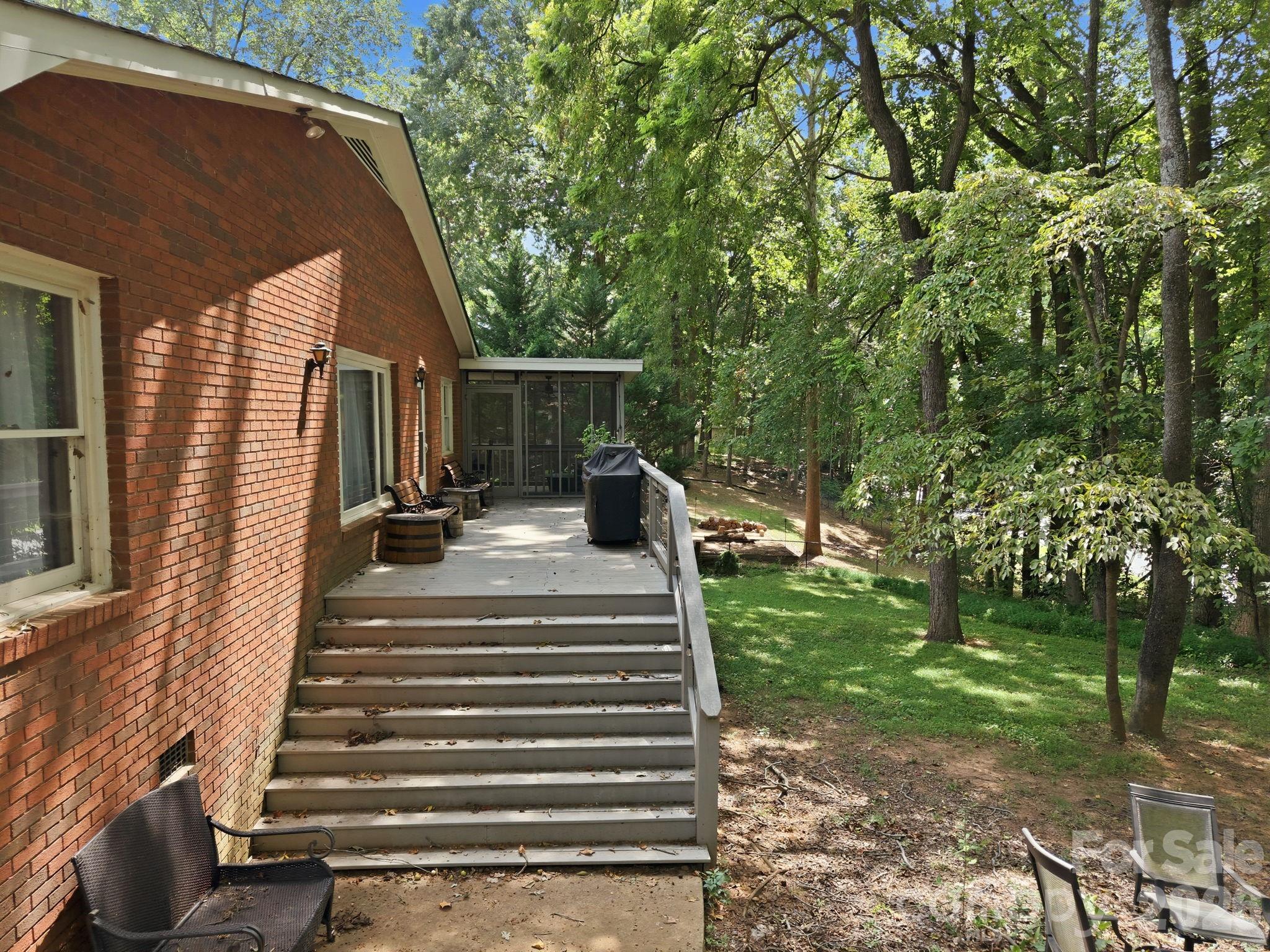 305 Heritage Circle Property Photo 38