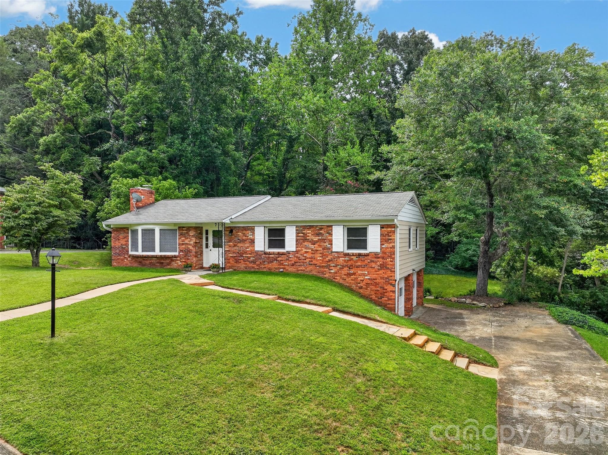 7 Mountainbrook Road Property Photo 3