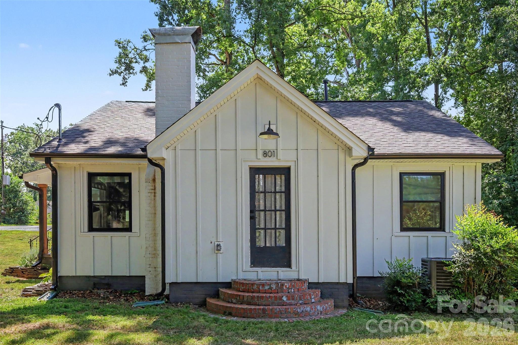 801 W Catawba Avenue Property Photo 20