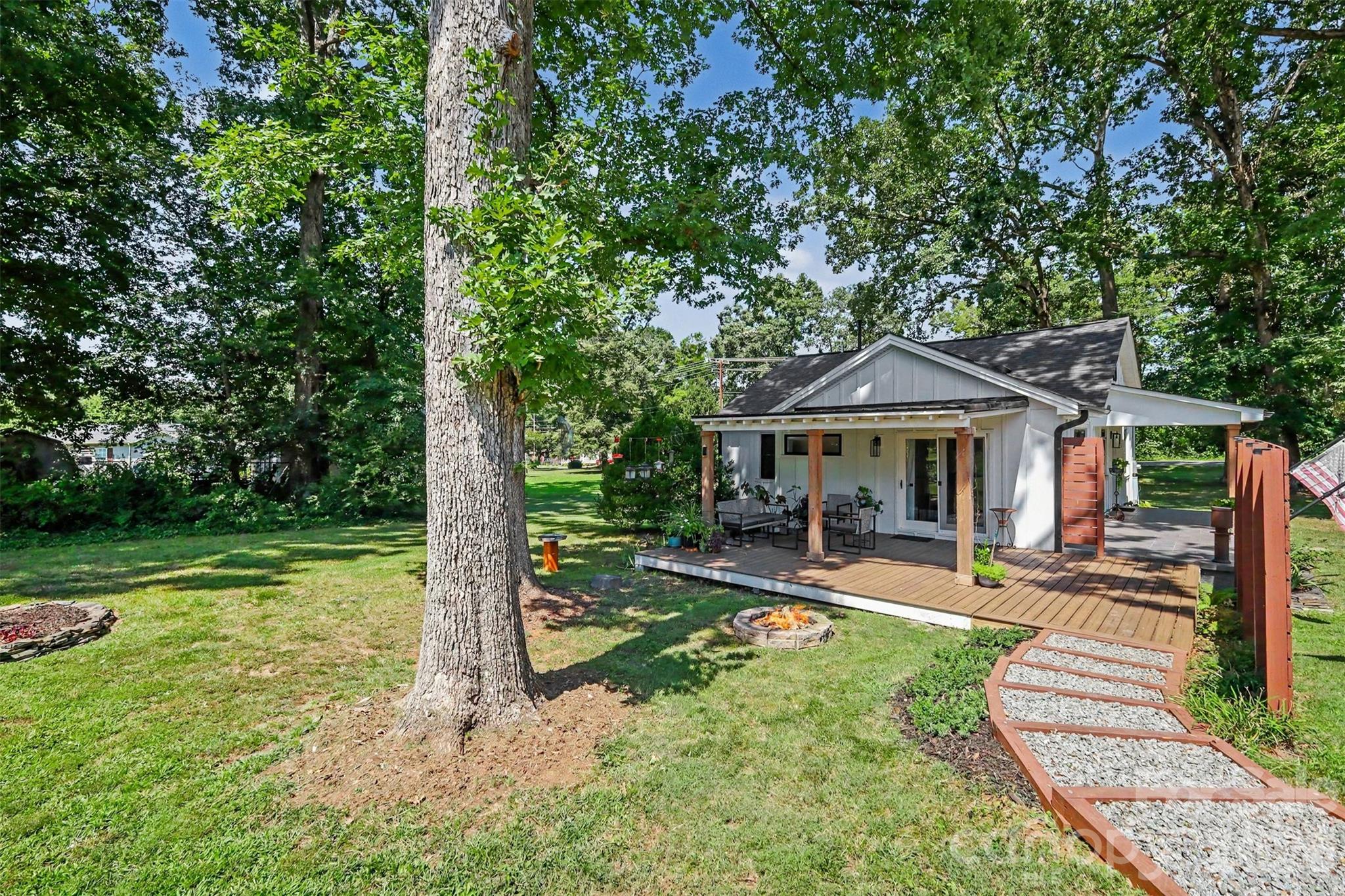 801 W Catawba Avenue Property Photo 21