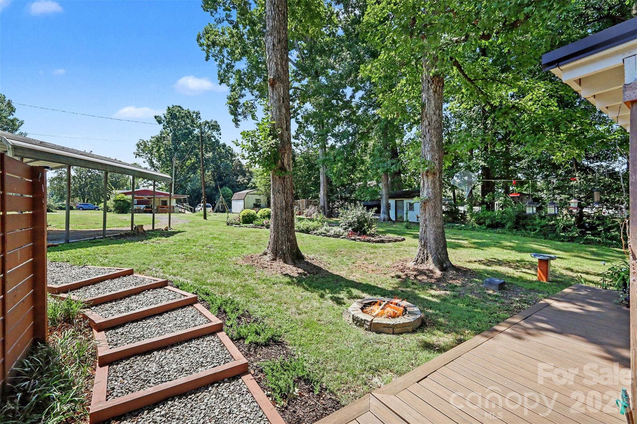 801 W Catawba Avenue Property Photo 26