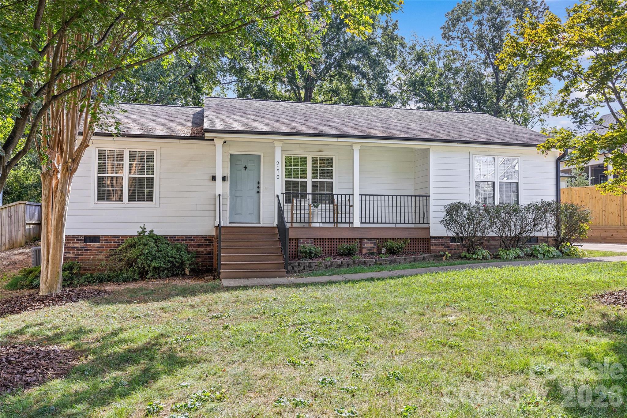 2110 Stratford Avenue Property Photo 1