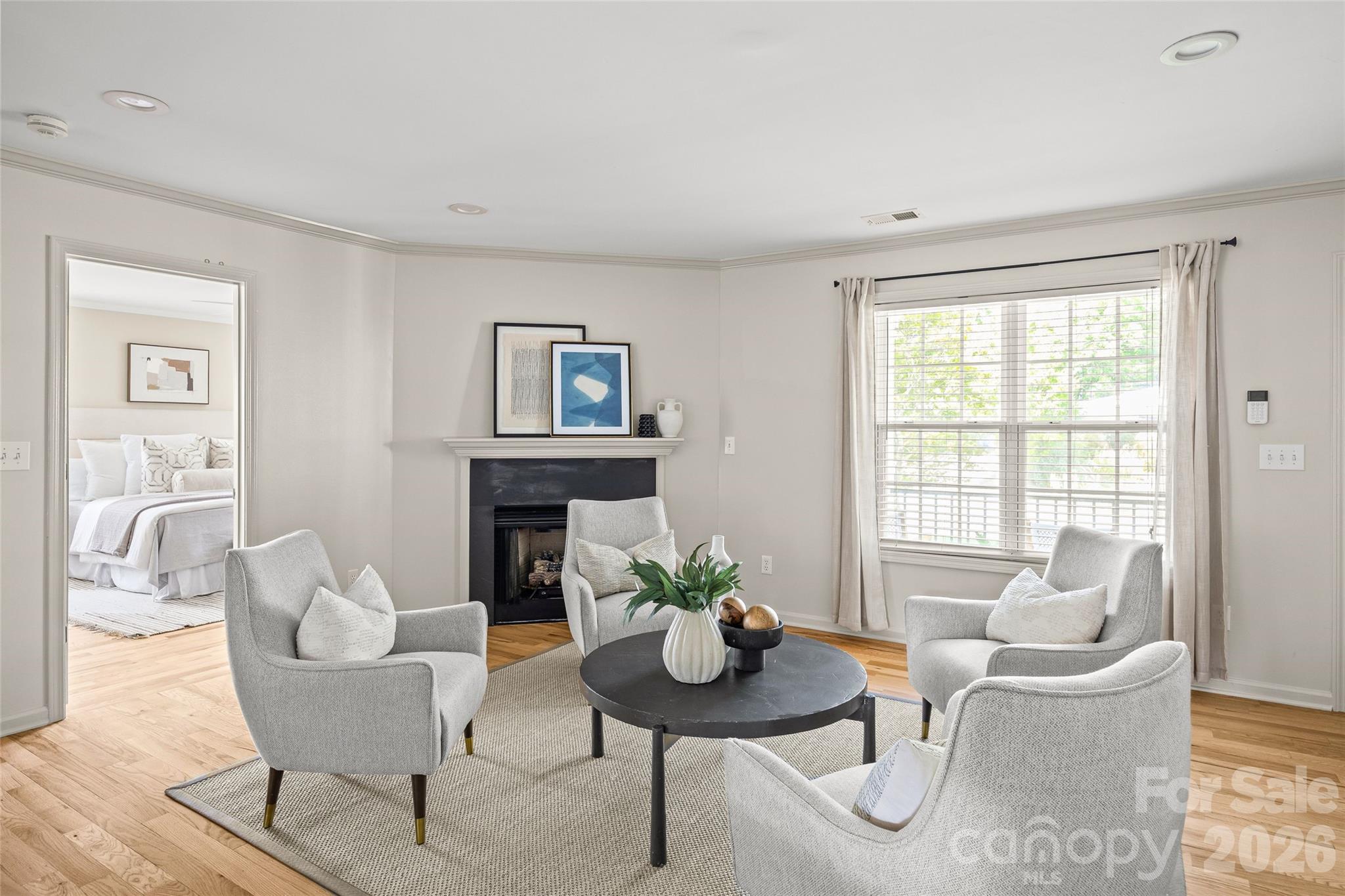 2110 Stratford Avenue Property Photo 2