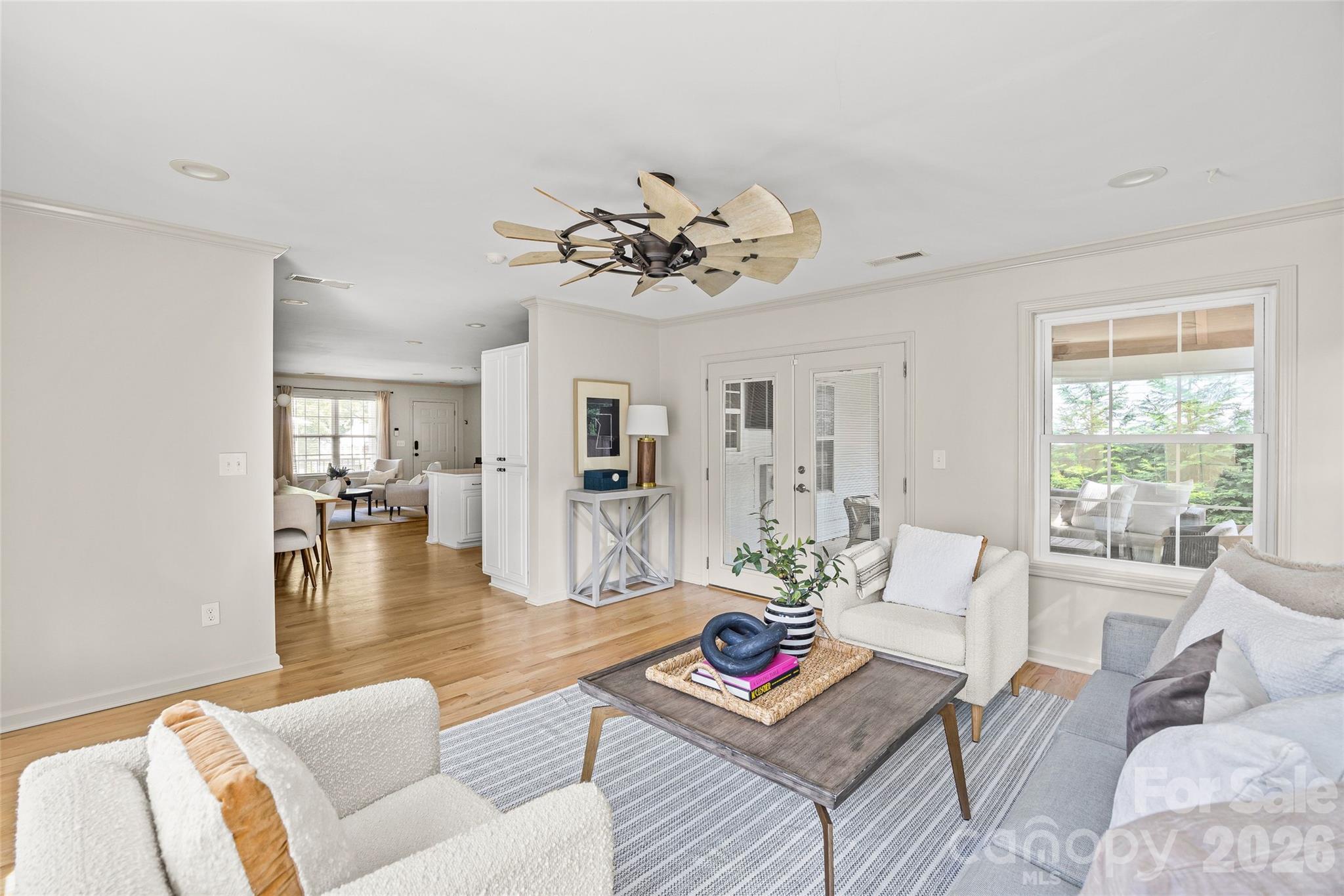 2110 Stratford Avenue Property Photo 14