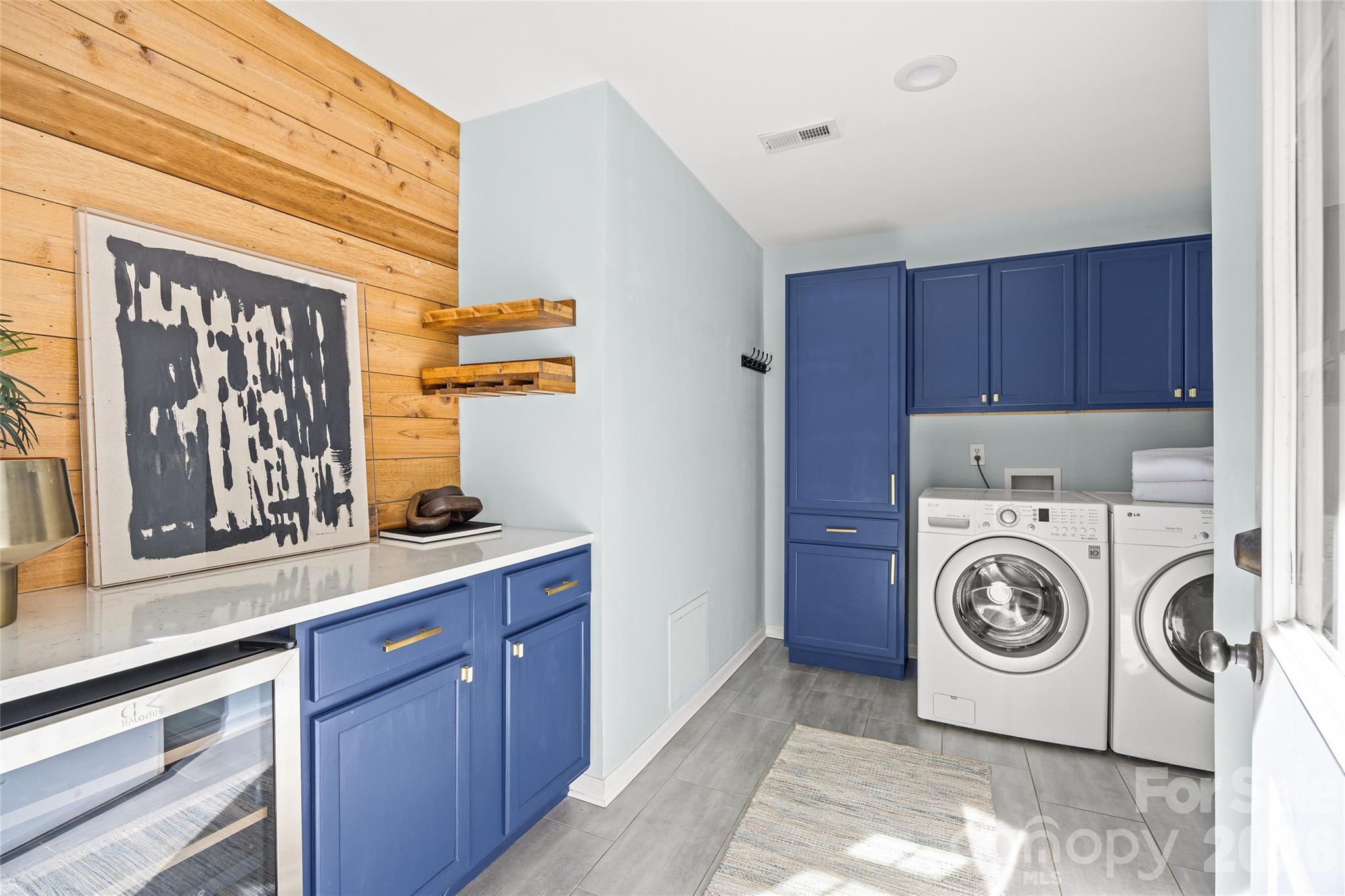 2110 Stratford Avenue Property Photo 28