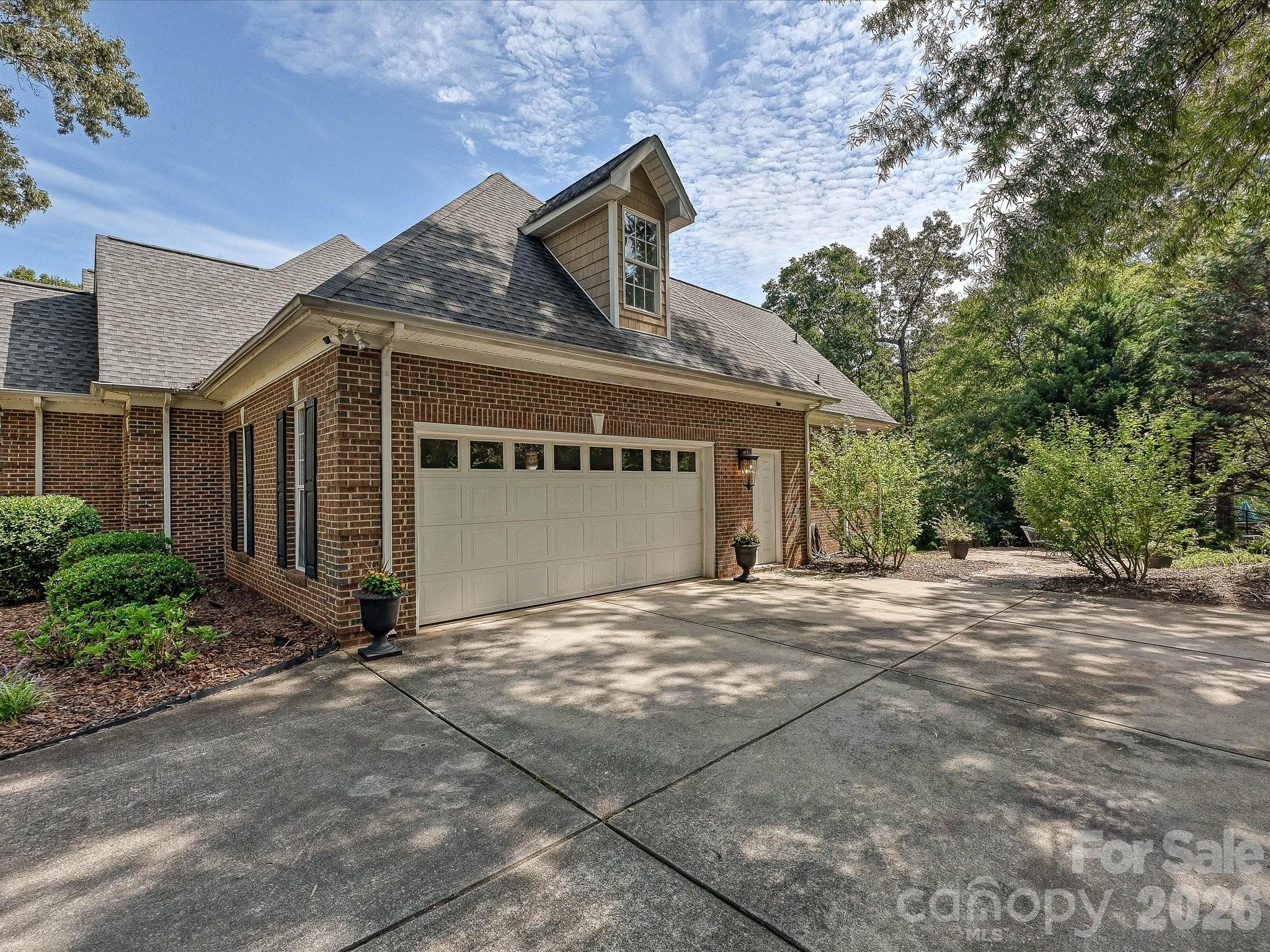 2801 Telefair Lane Property Photo 29