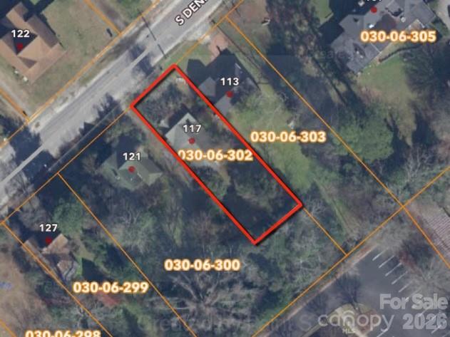 121 S Dennis Avenue Property Photo 3