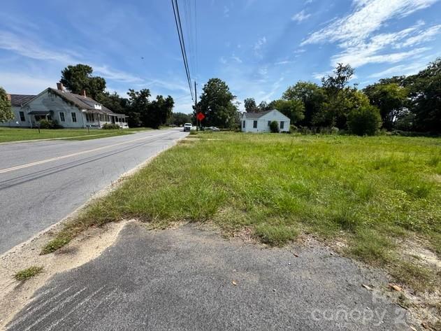 121 S Dennis Avenue Property Photo 6