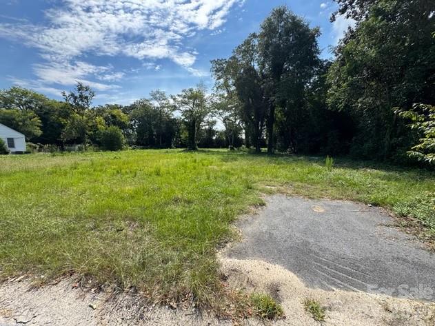 121 S Dennis Avenue Property Photo 7