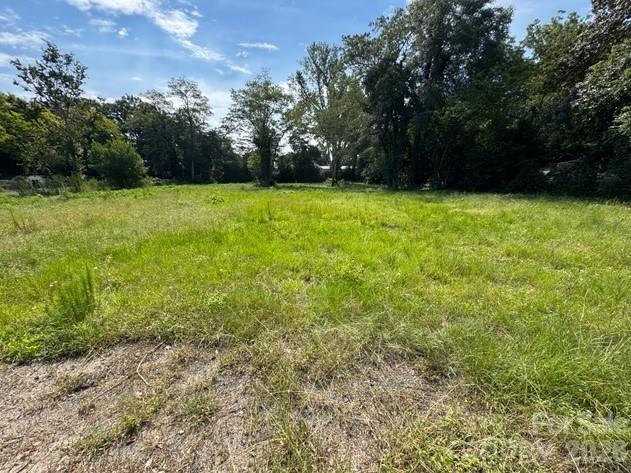 121 S Dennis Avenue Property Photo 8