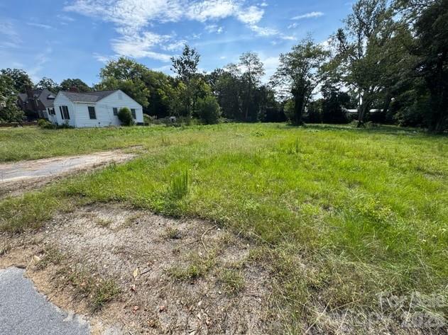 121 S Dennis Avenue Property Photo 9