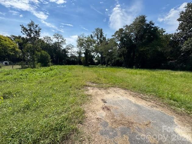 121 S Dennis Avenue Property Photo 10