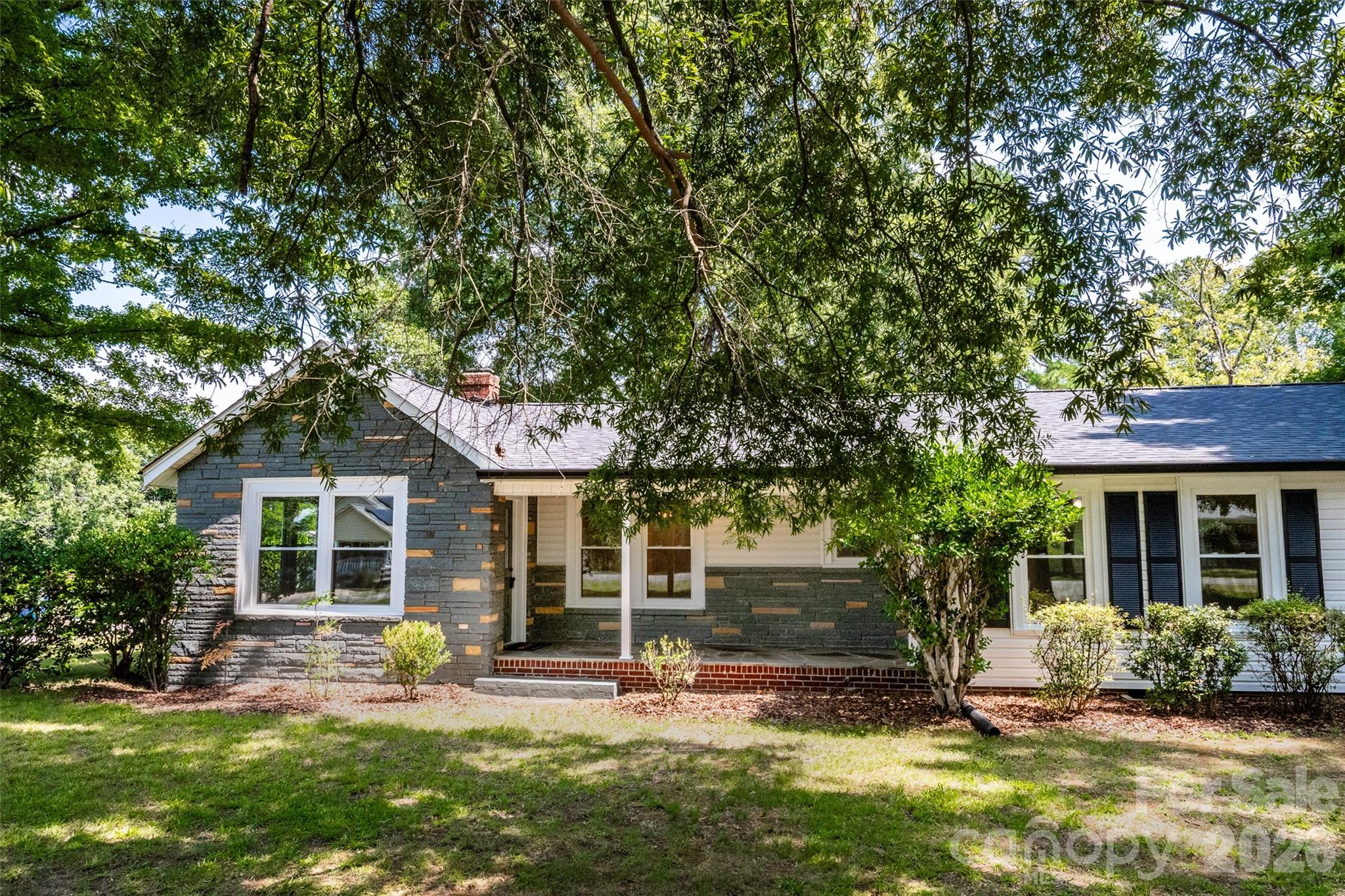 1224 Glenwood Avenue Property Photo 2