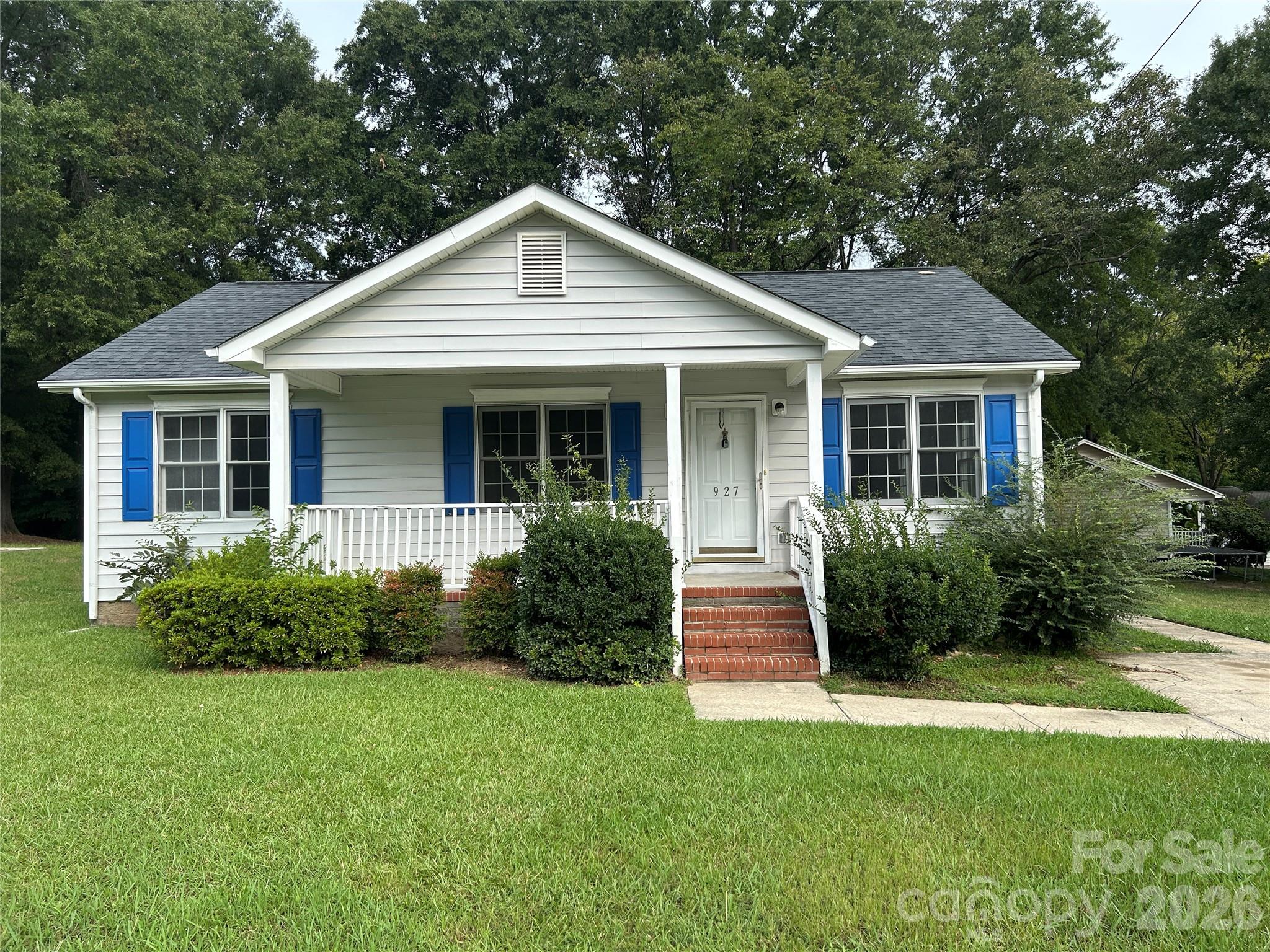 927 Floyd Lane Property Photo 1