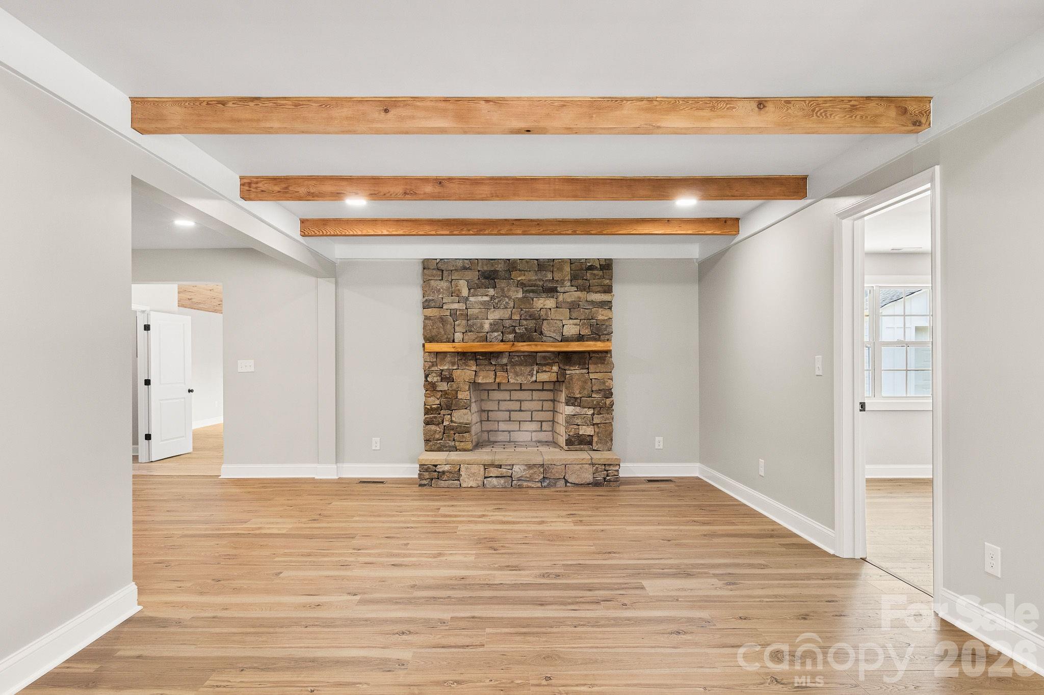 1103 W Elm Street Property Photo 1