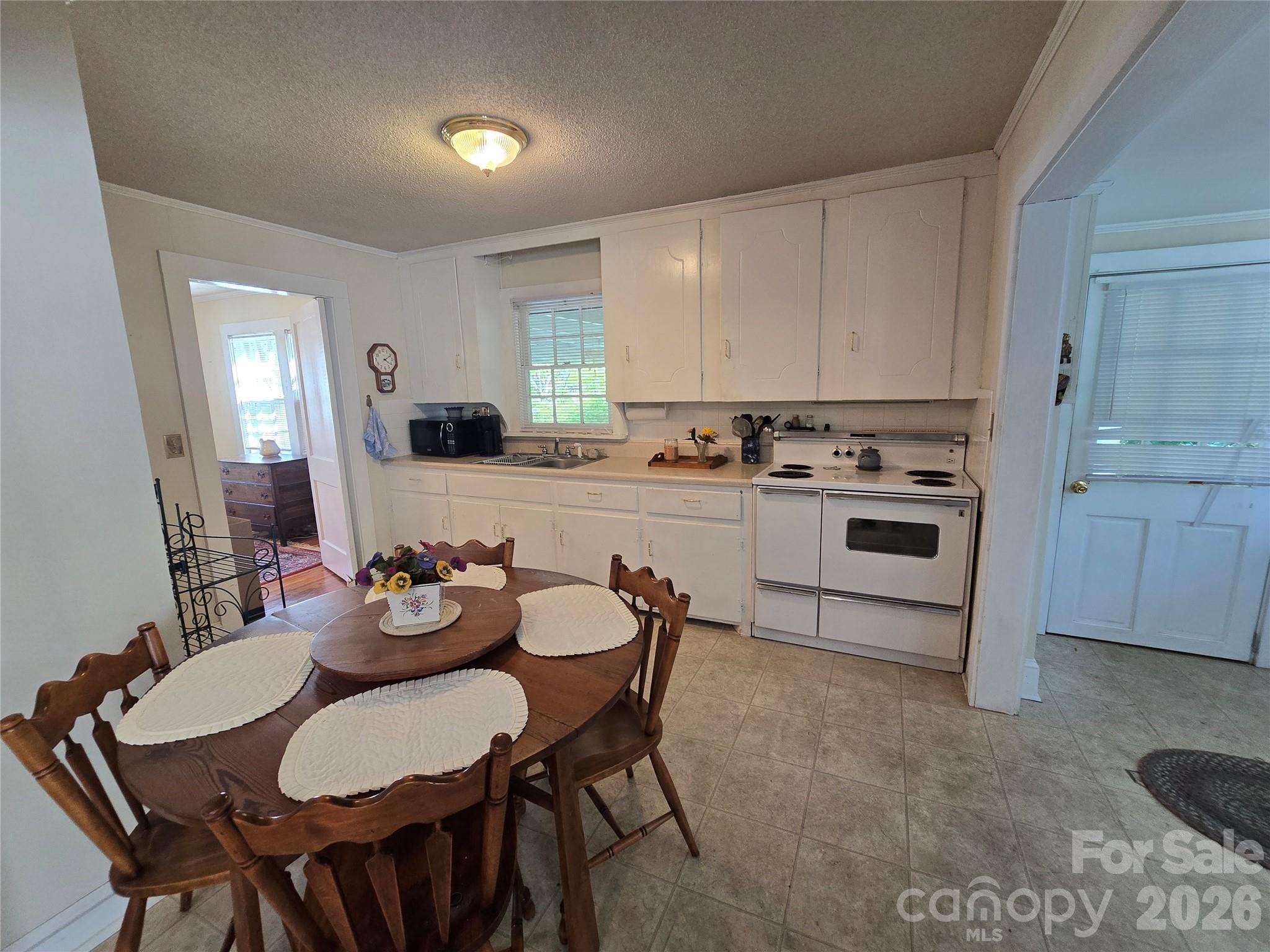 181 Williamson Street Property Photo 9