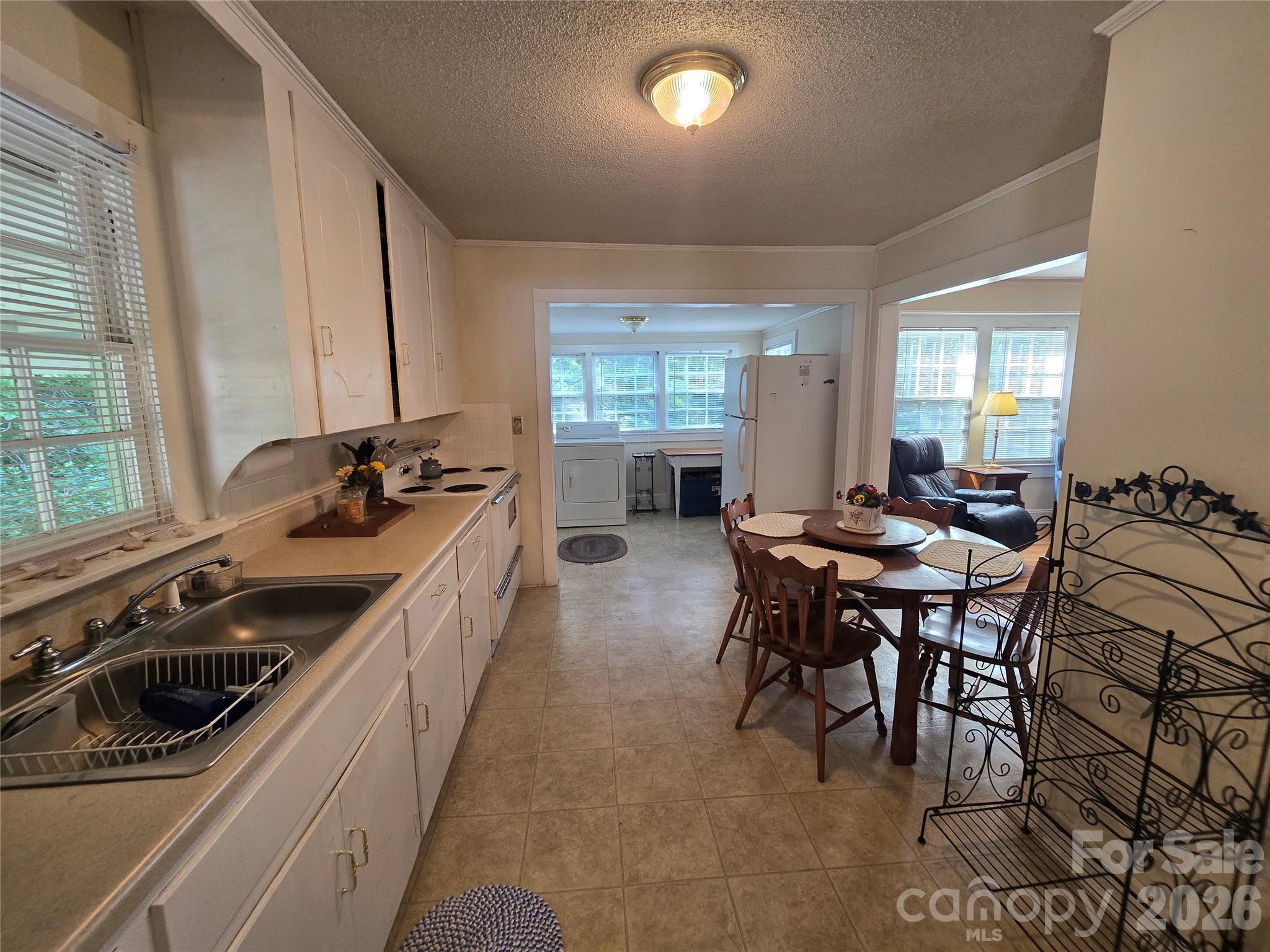 181 Williamson Street Property Photo 10