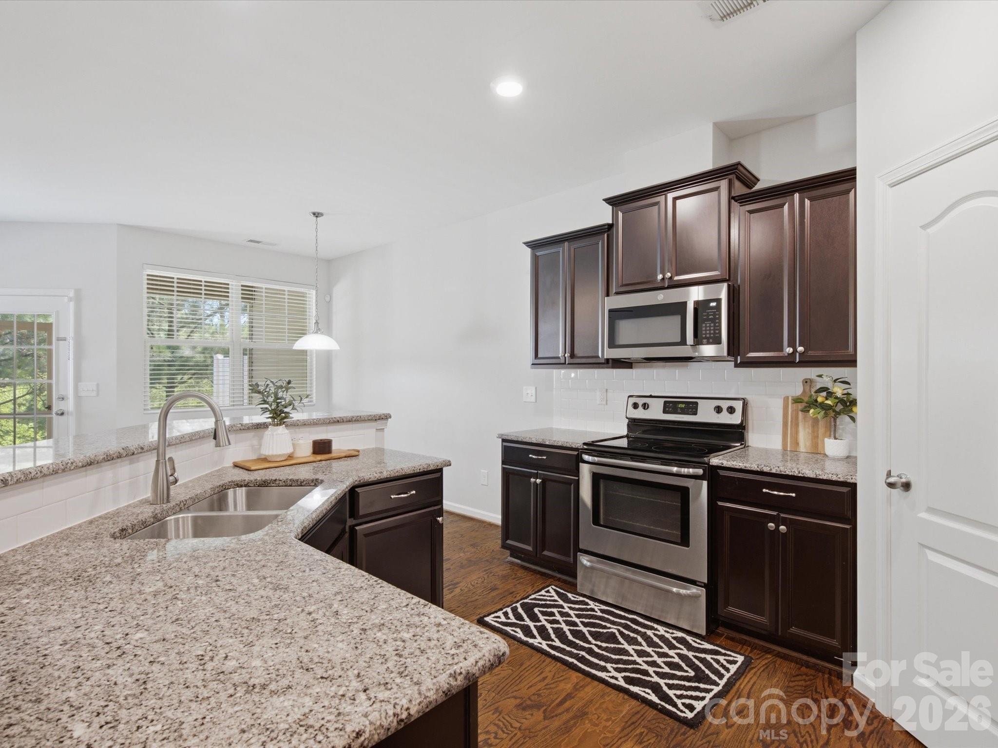 7020 Swamp Chestnut Lane Property Photo 13