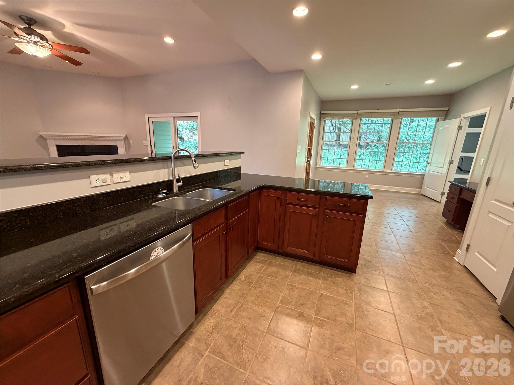 11 Jupiter Hills Drive Property Photo 12