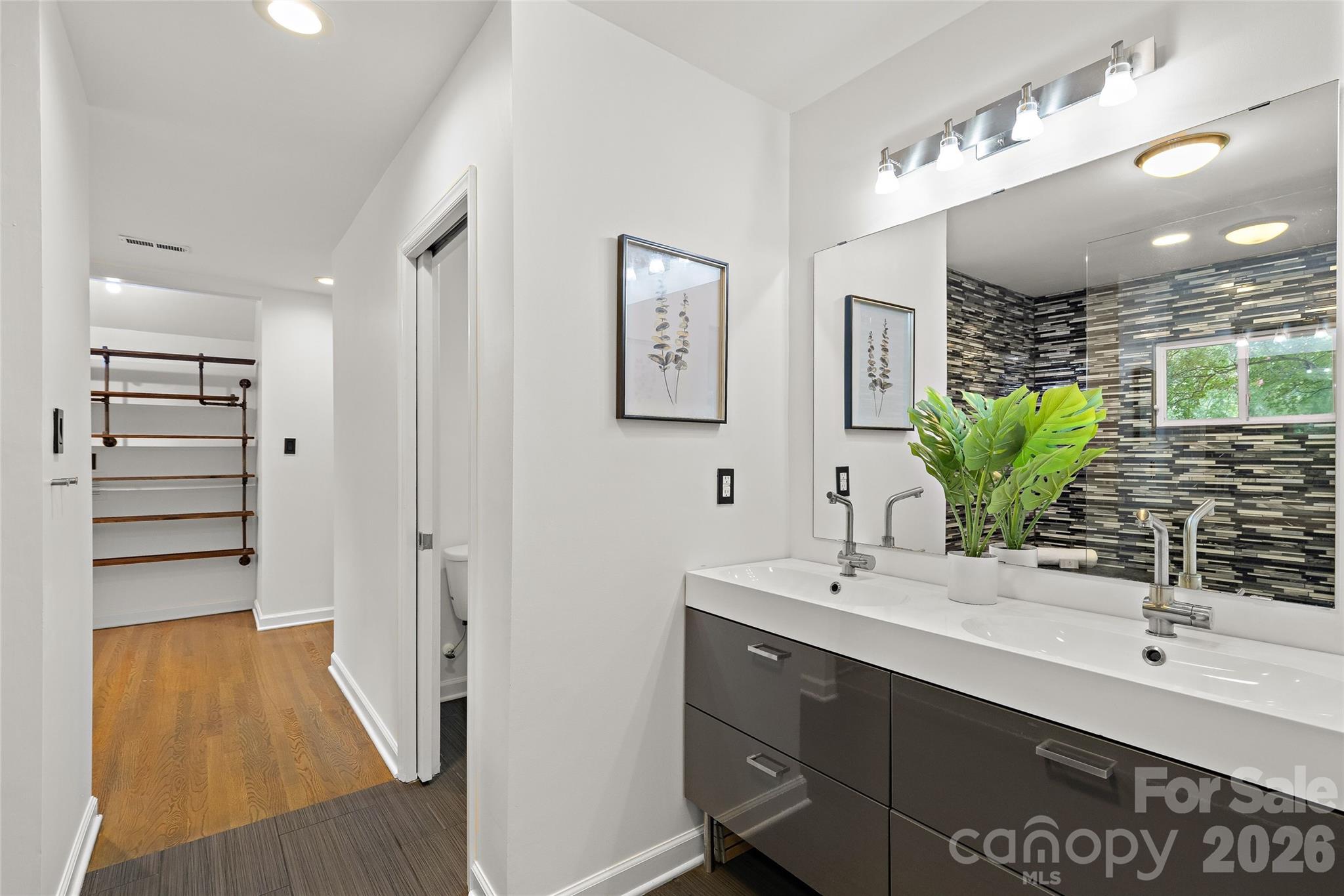 1222 Burtonwood Circle Property Photo 22