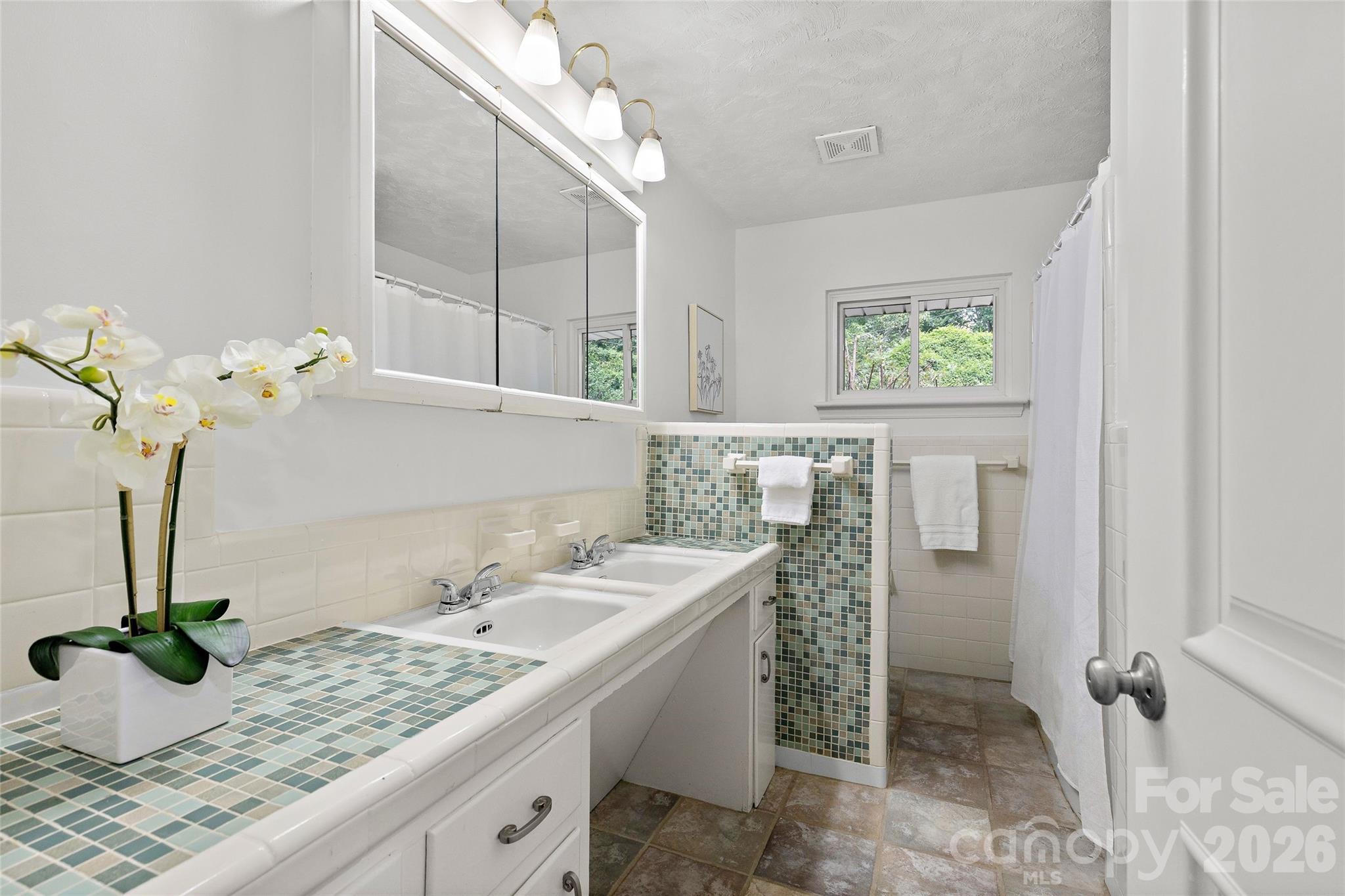 1222 Burtonwood Circle Property Photo 33