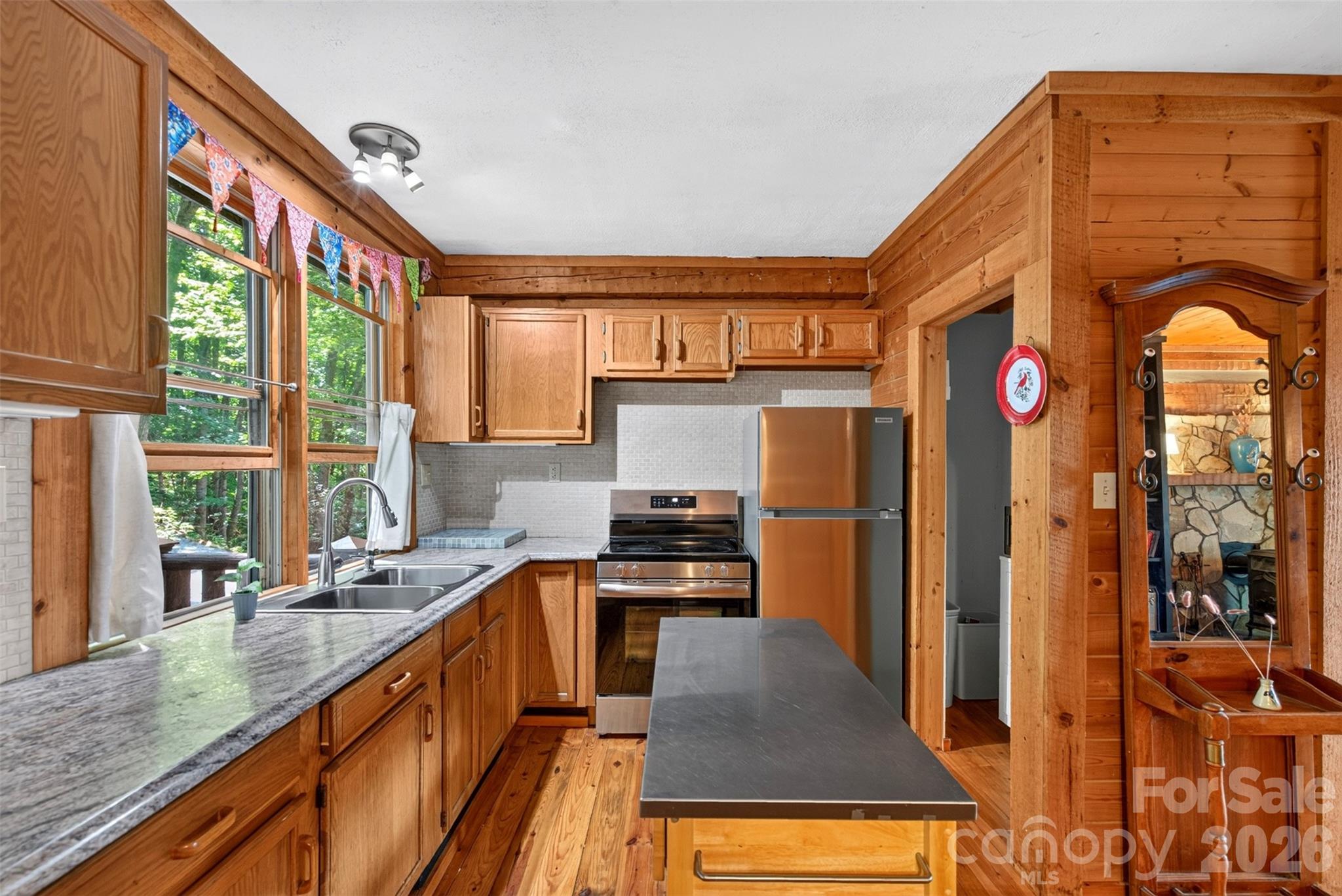 50 Cherokee Lane 3 Property Photo 6