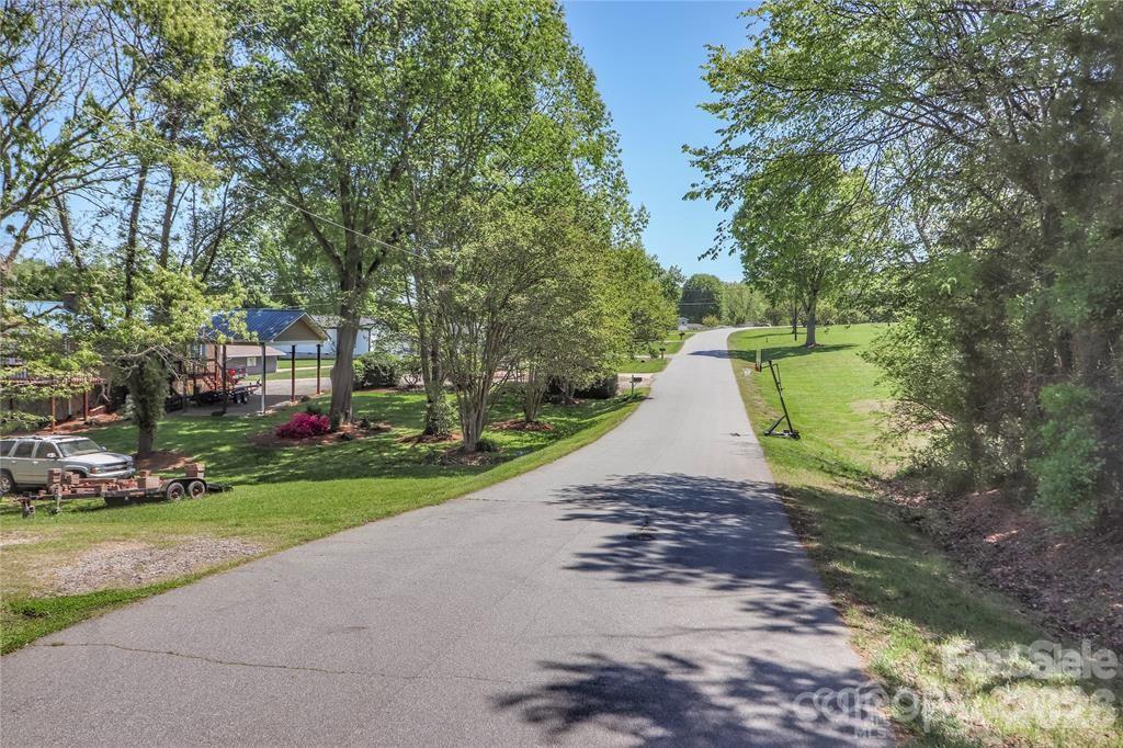 4279 Candlewood Drive Property Photo 4
