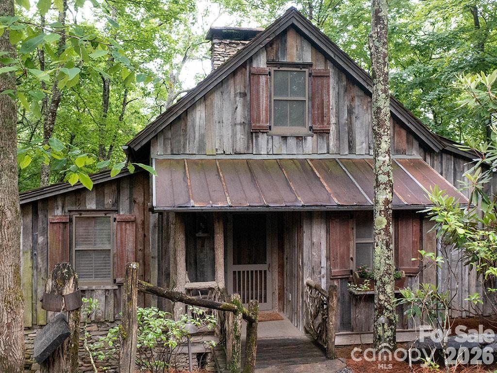 139 Boarding House Way (35) Property Photo 1